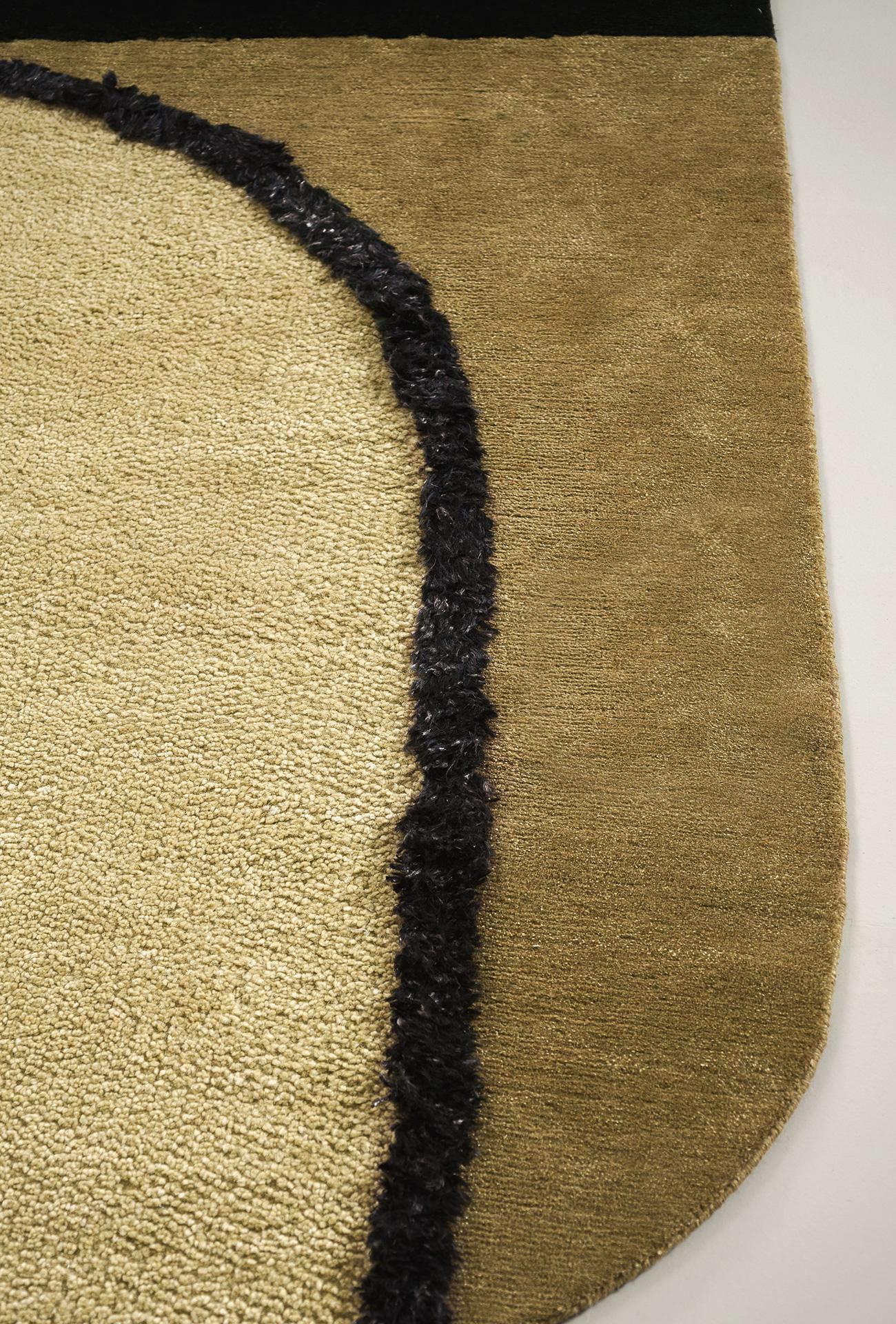 Designed by Baxter, Himani is a collection of iconic rugs produced in limited and numbered series. A combination of irregular shapes. Each rug is characterized by a series of contrasts: texture, three-dimensional elements, uneven surfaces matched
