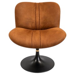 Baxter “Marilyn” swivel armchair designed by Draga & Aurel, Italy, circa 2018.
