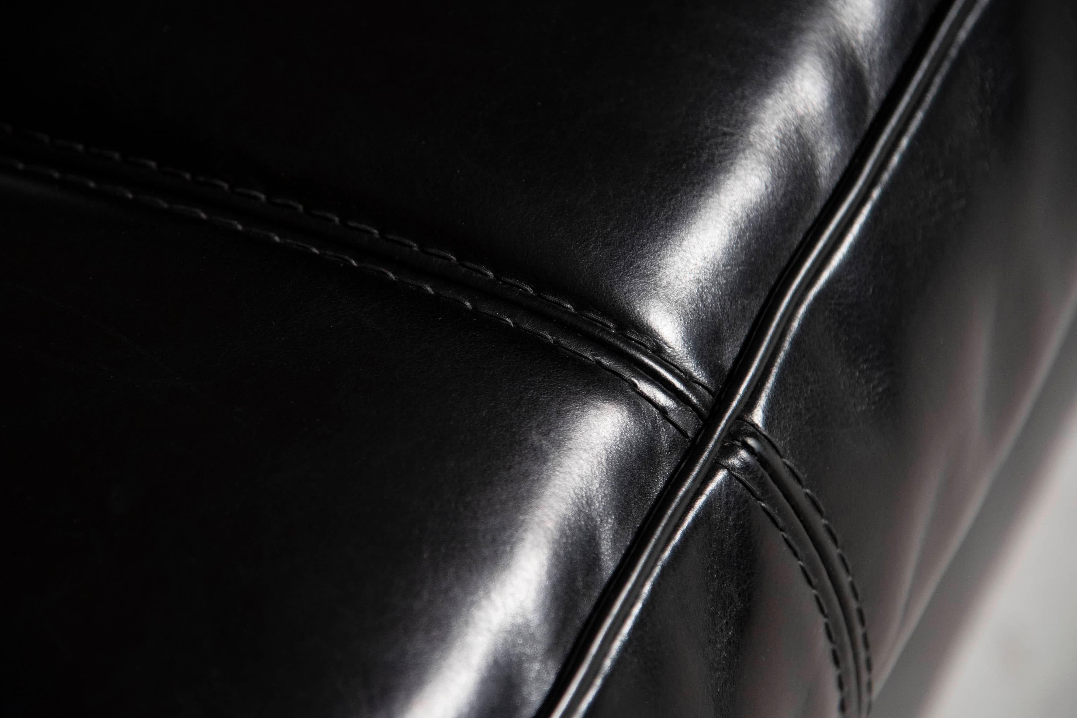Baxter Sofa Black Polished Leather Three Seater Diner Model For Sale 7
