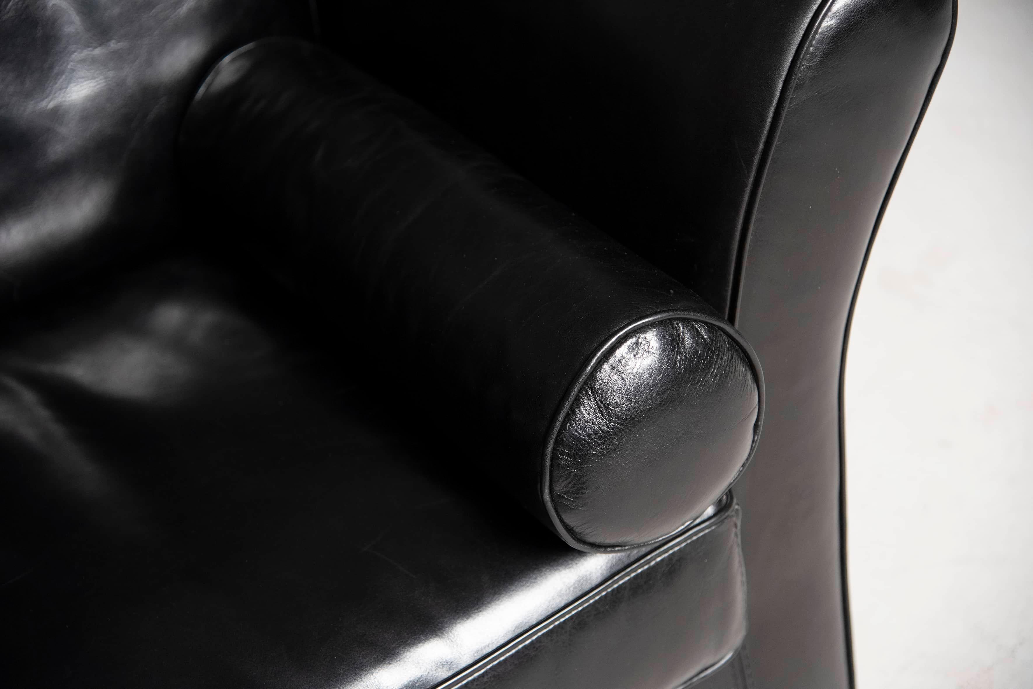 Baxter Sofa Black Polished Leather Three Seater Diner Model For Sale 9