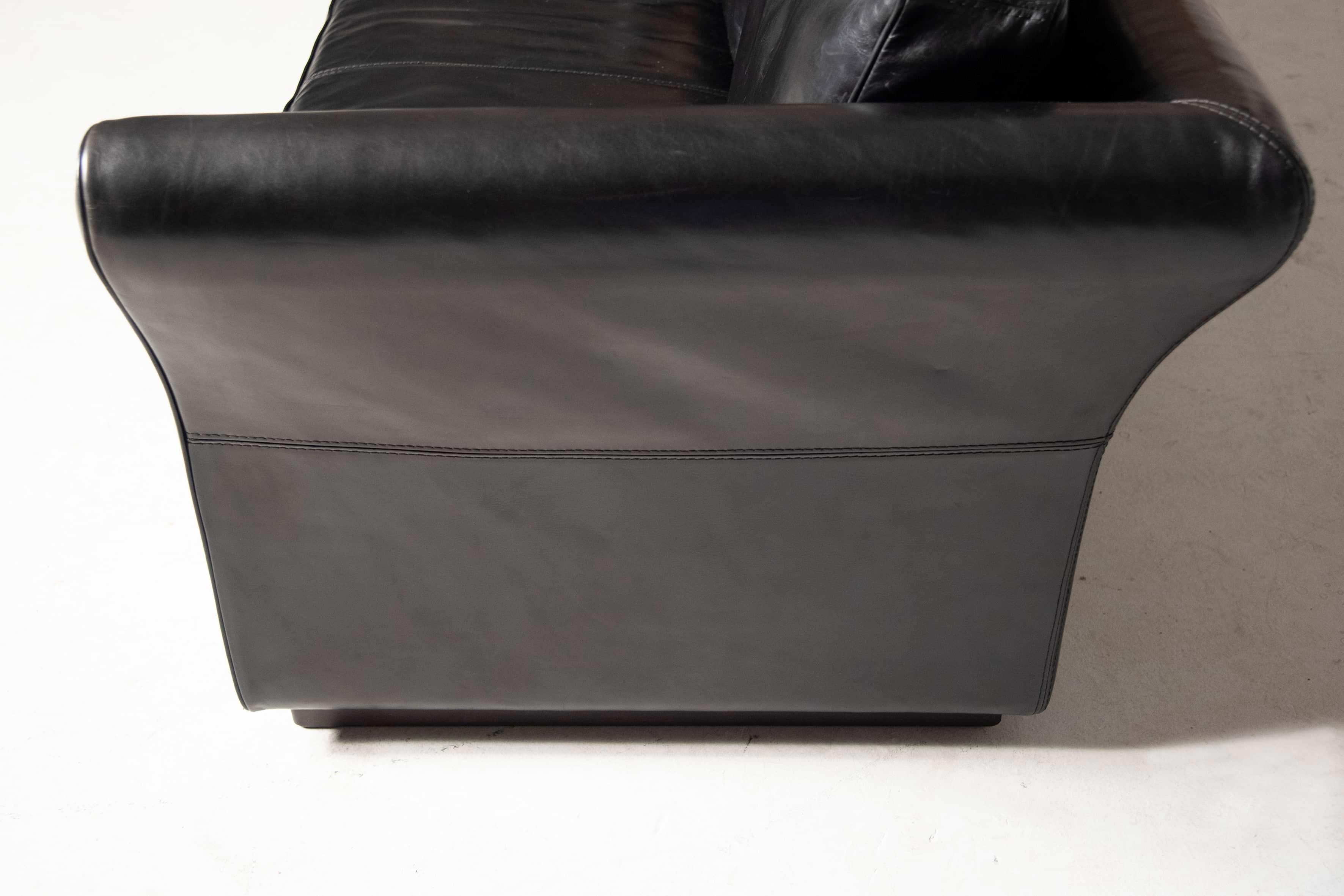 Baxter Sofa Black Polished Leather Three Seater Diner Model For Sale 9