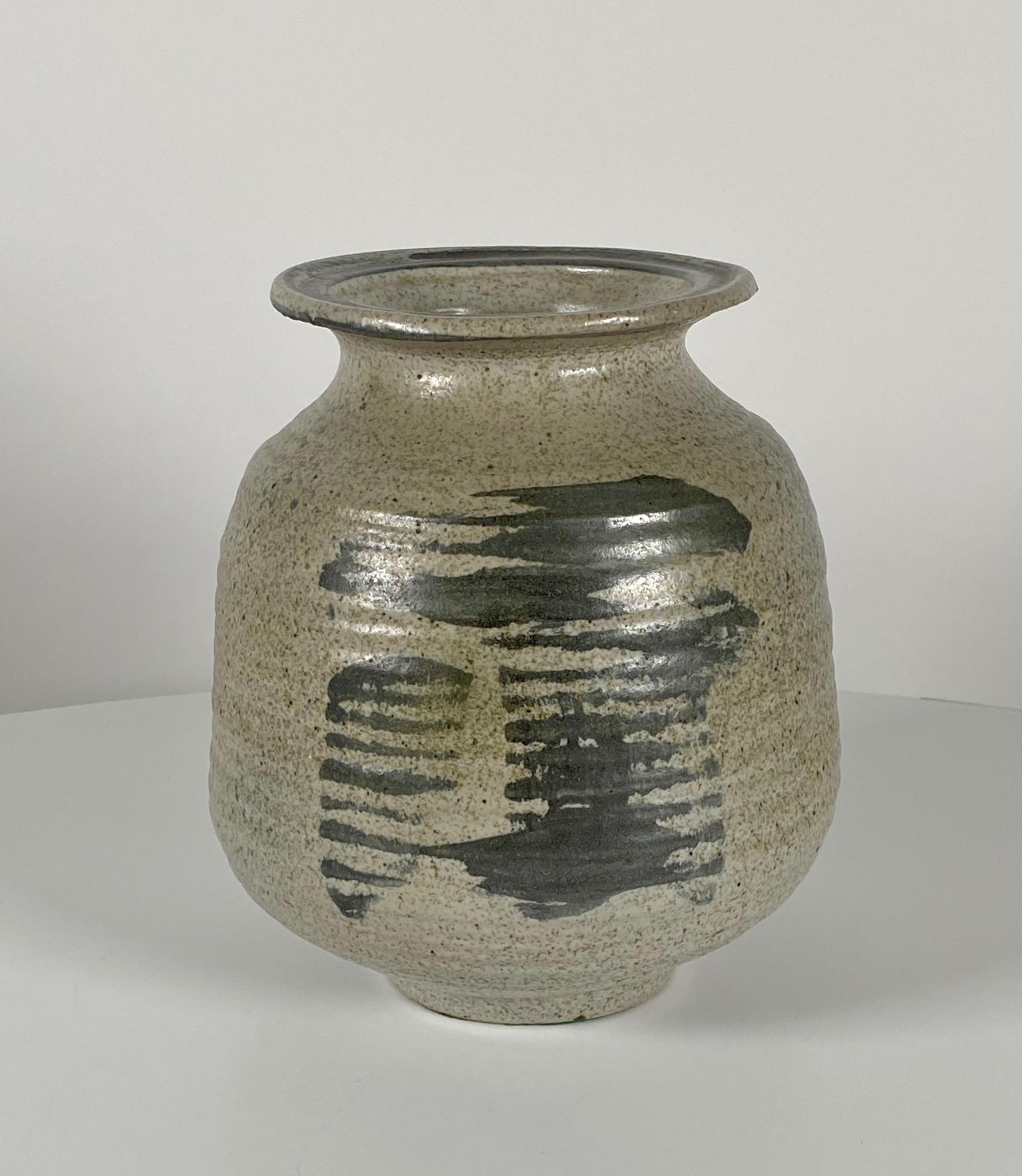 Ceramic vessel with glaze design embellishment by Bay Area potter Roy Walker, signed on bottom (1910-2006). Student of Glen Lukens, his work was influenced by the ceramic artists of Japan. Walker received many awards over his lifetime, had