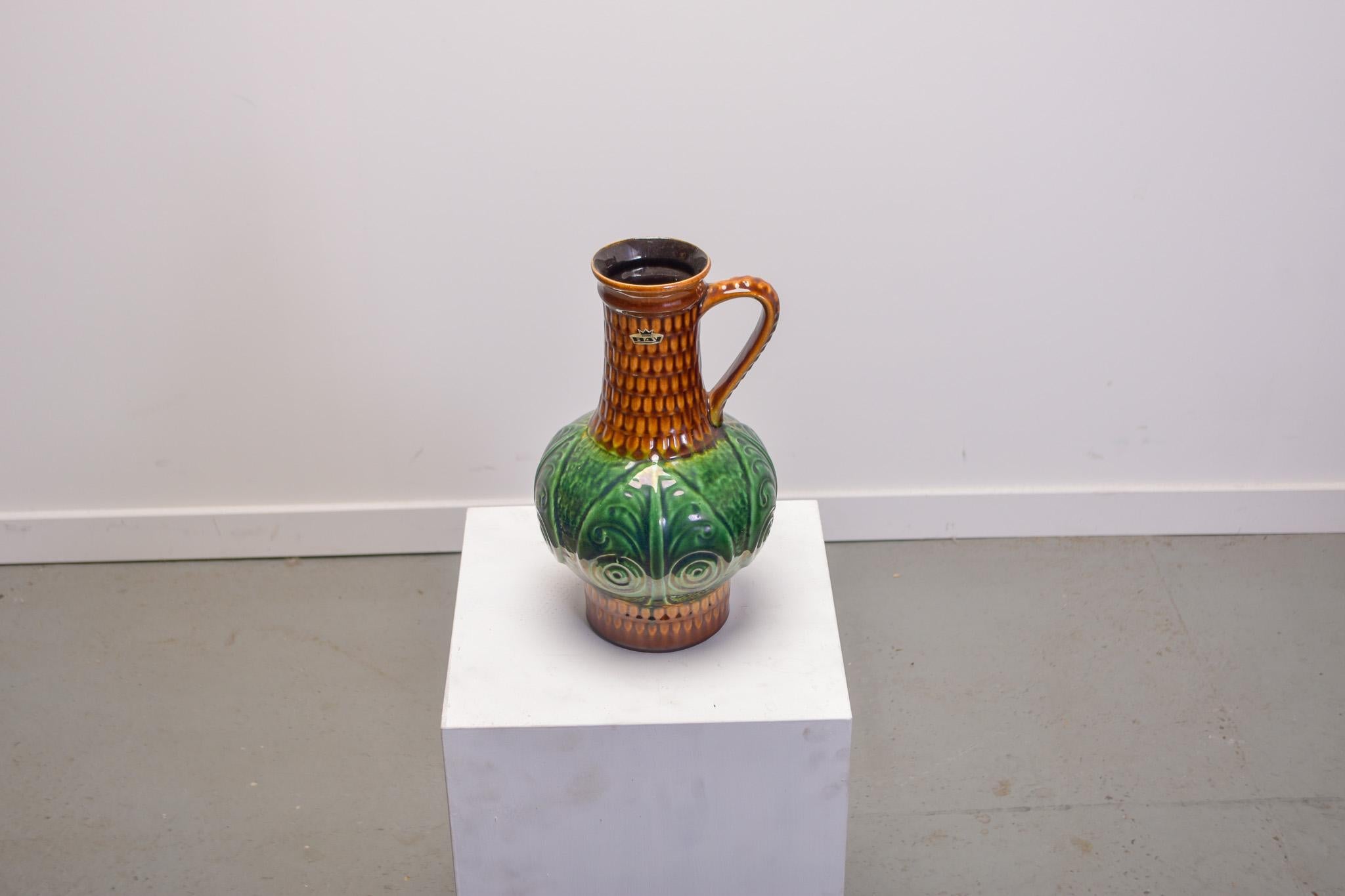 Bay glazed ceramic West German Vase For Sale 2