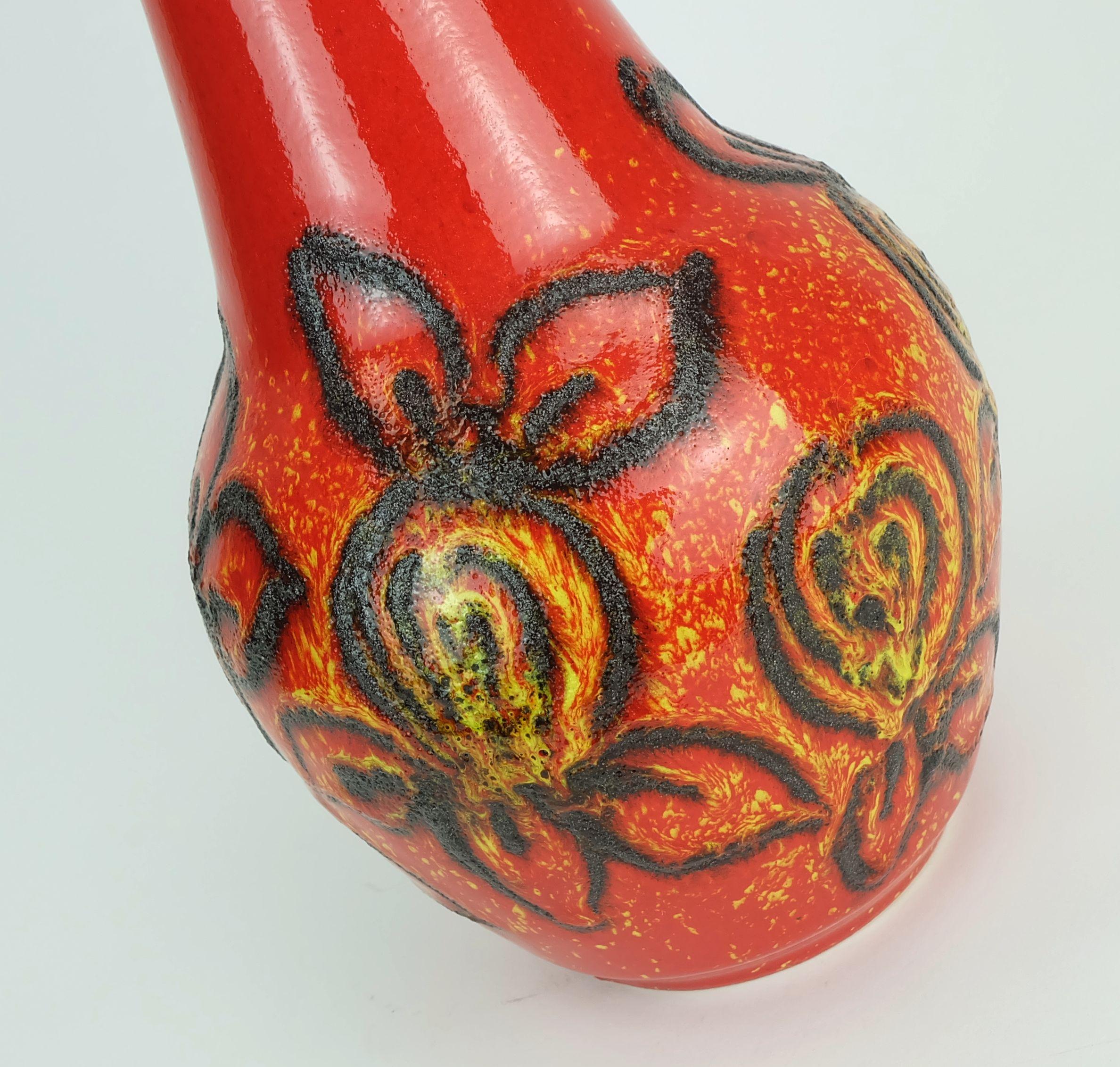 bay keramik 1960's 70's vintage VASE red yellow black lava pattern model 67 30 In Good Condition For Sale In Mannheim, DE