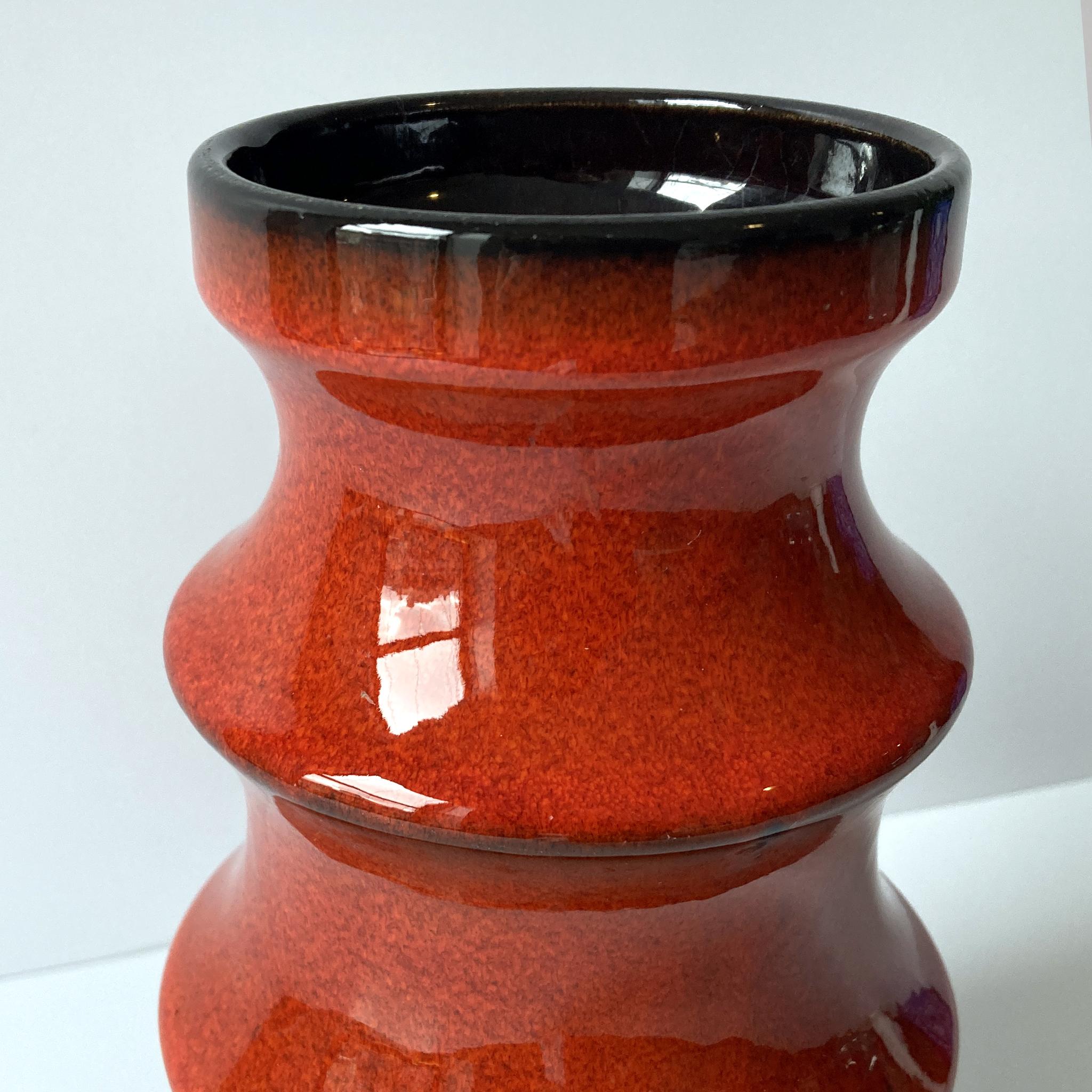 Bay Keramik Fire Red Tiered Vase, 1960s In Good Condition For Sale In New York, NY