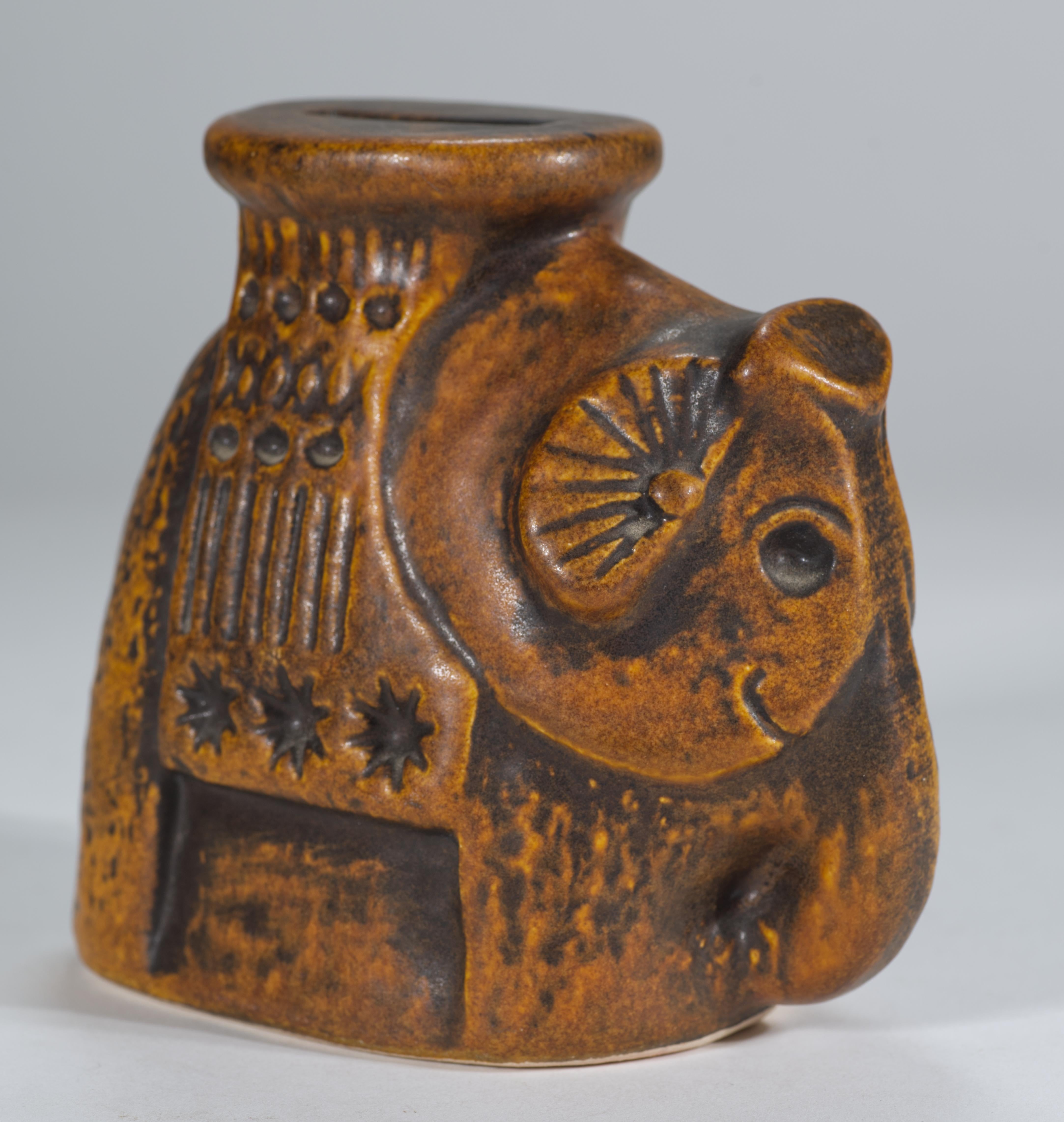 Bay Keramik glasierte Elefantenfigur Bank, West German Pottery (Deutsch) im Angebot