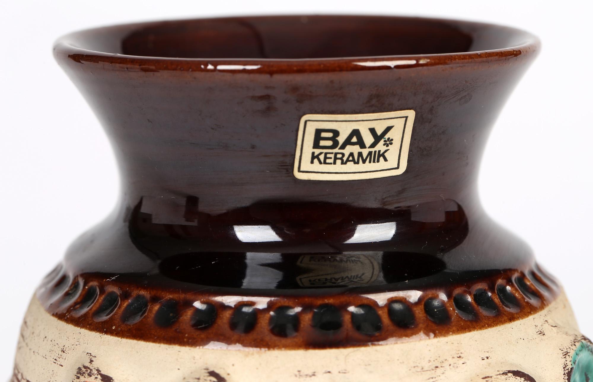 Bay Keramik Vaso in ceramica d'arte con design floreale della Germania Occidentale della metà del secolo scorso in vendita 3