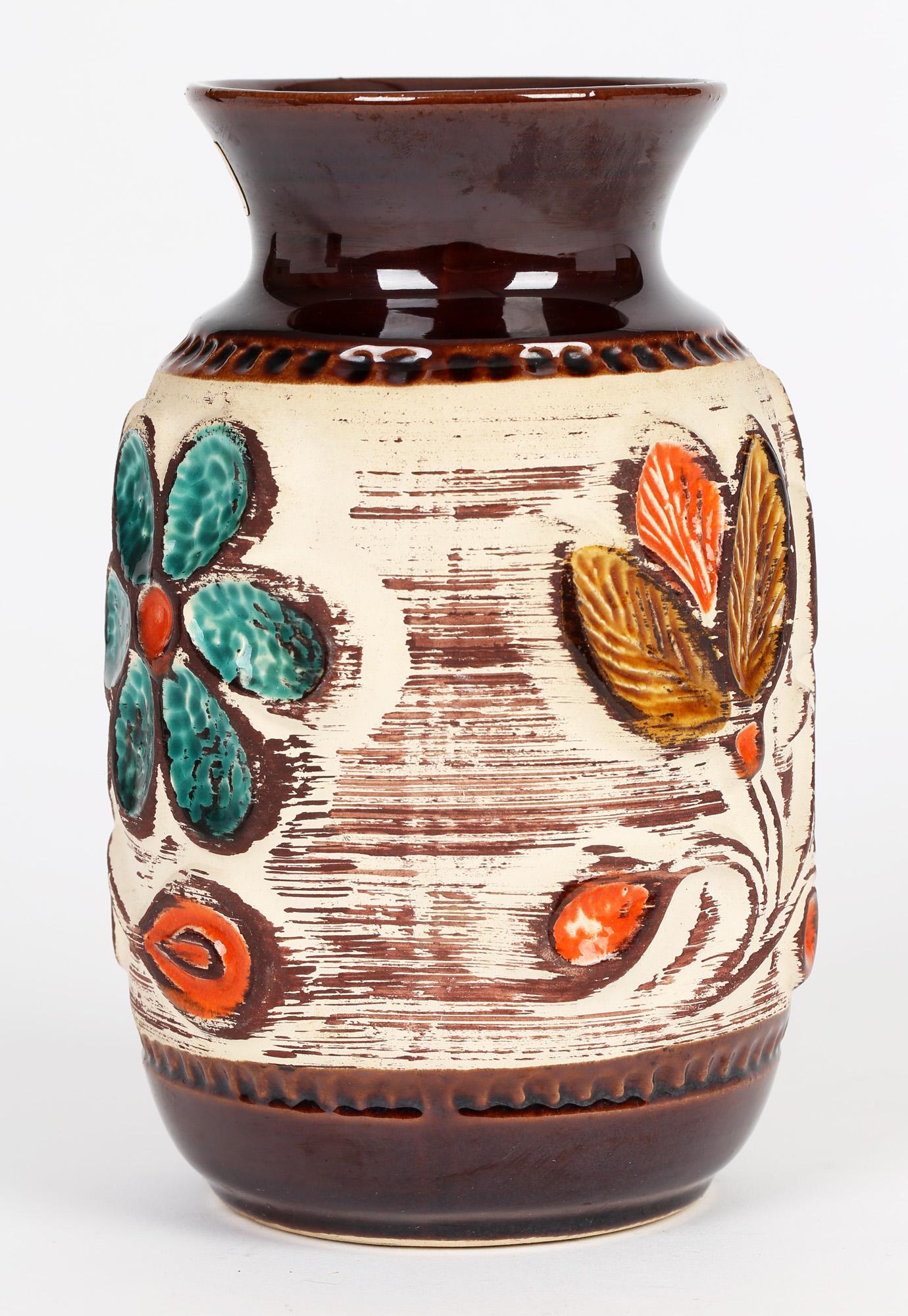 Mid-Century Modern Vase en poterie d'art du milieu de siècle de l'Allemagne de l'Ouest avec moitif floral, Bay Keramik en vente