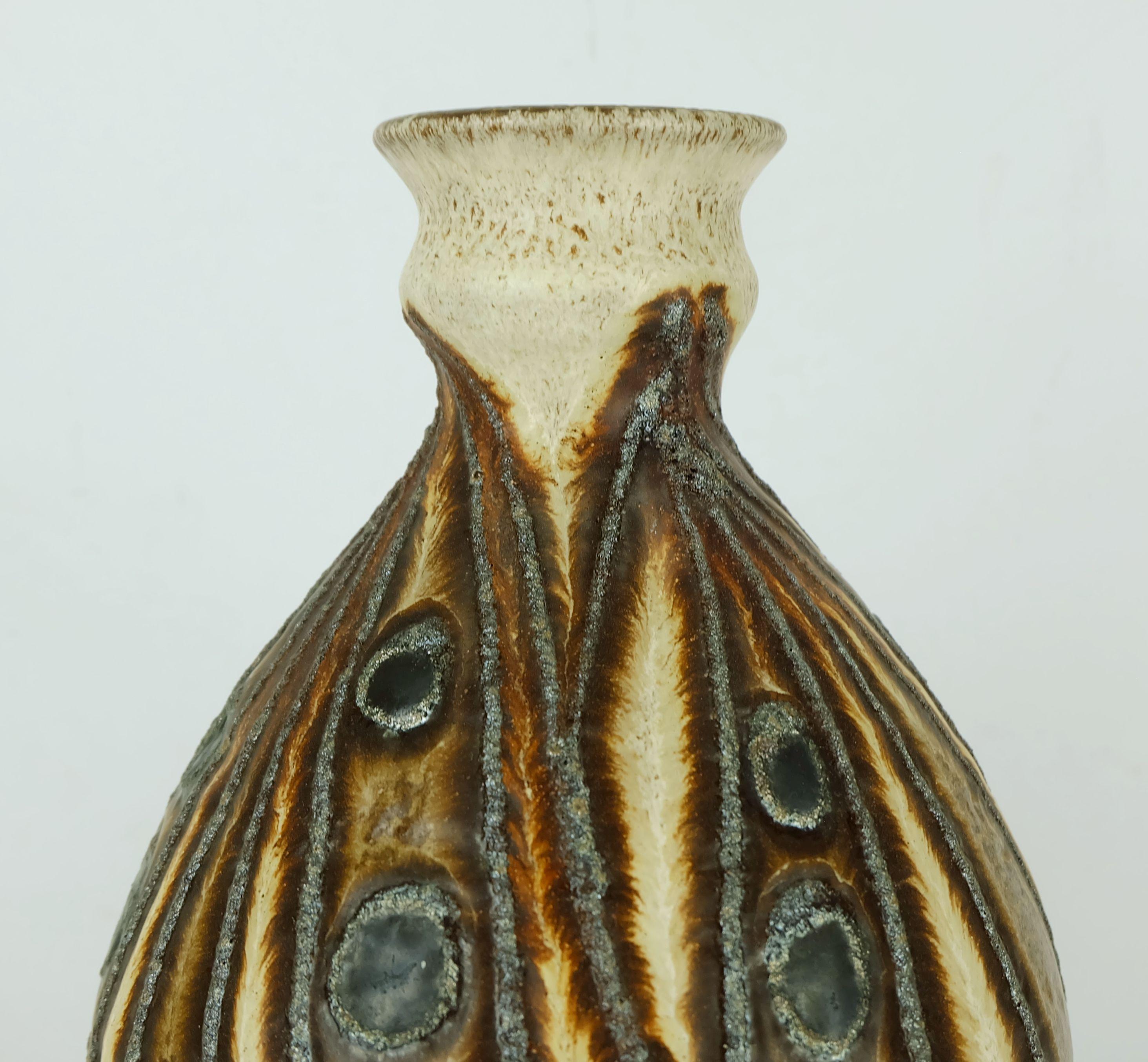 Bay Keramik VASE model 610 25 fat lava circle and wave pattern beige brown 70s en vente 1