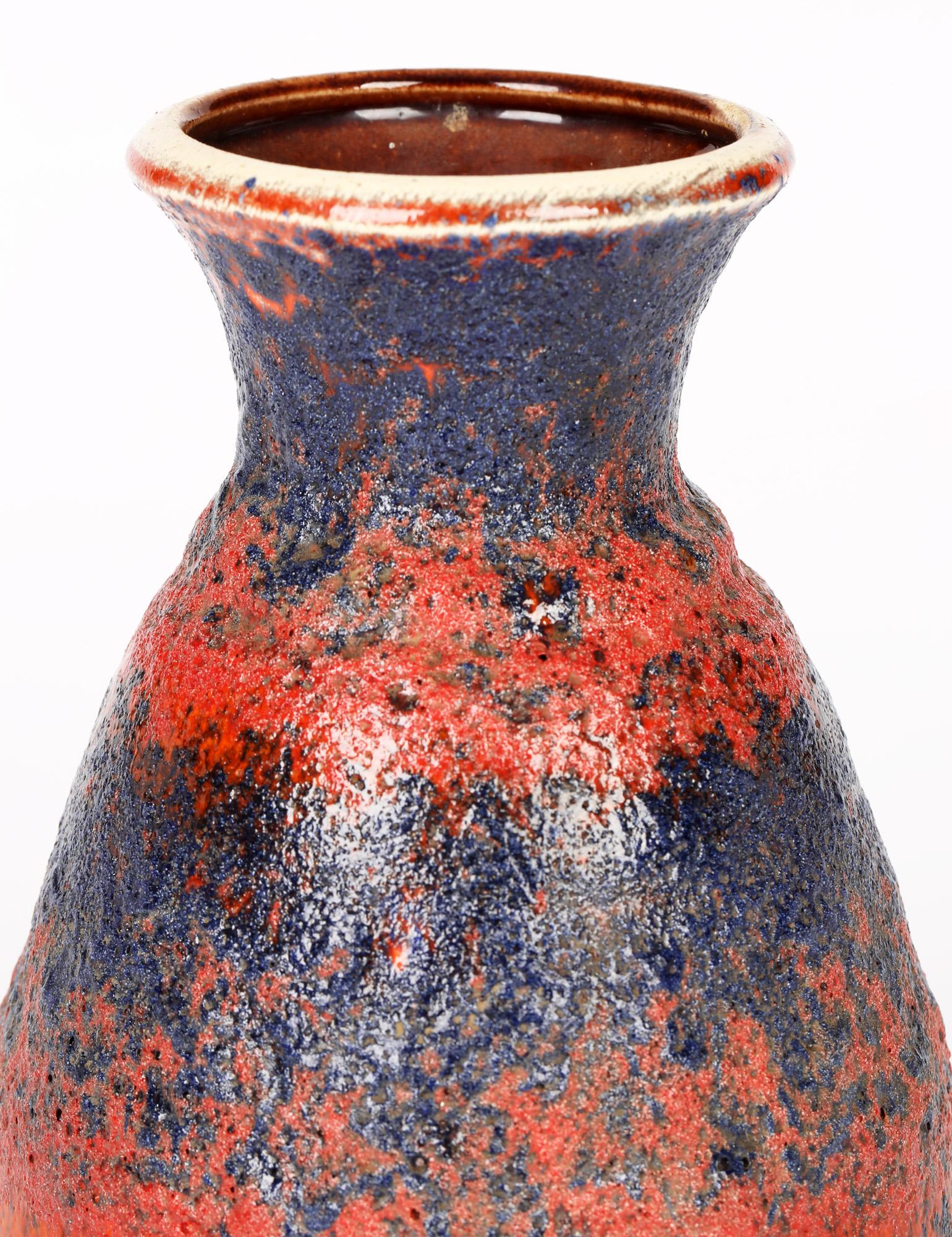 Bay Keramik West German Pottery Vase en poterie d'art du milieu du siècle, émaillé de lave grasse volcanique en vente 3