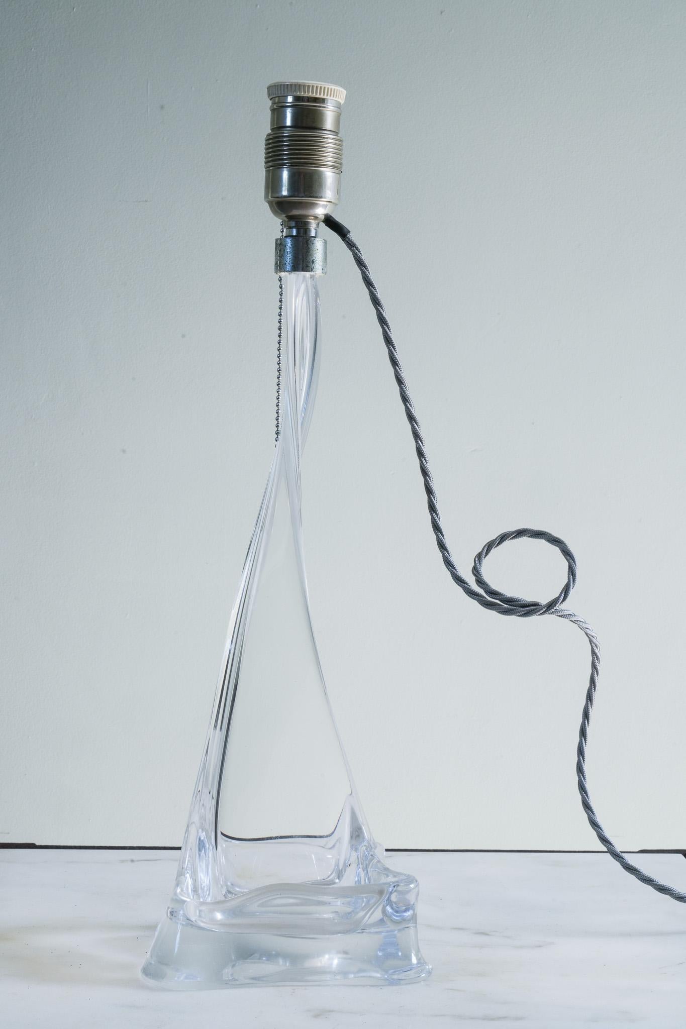 Français Lampe de table cristal Bayer en vente