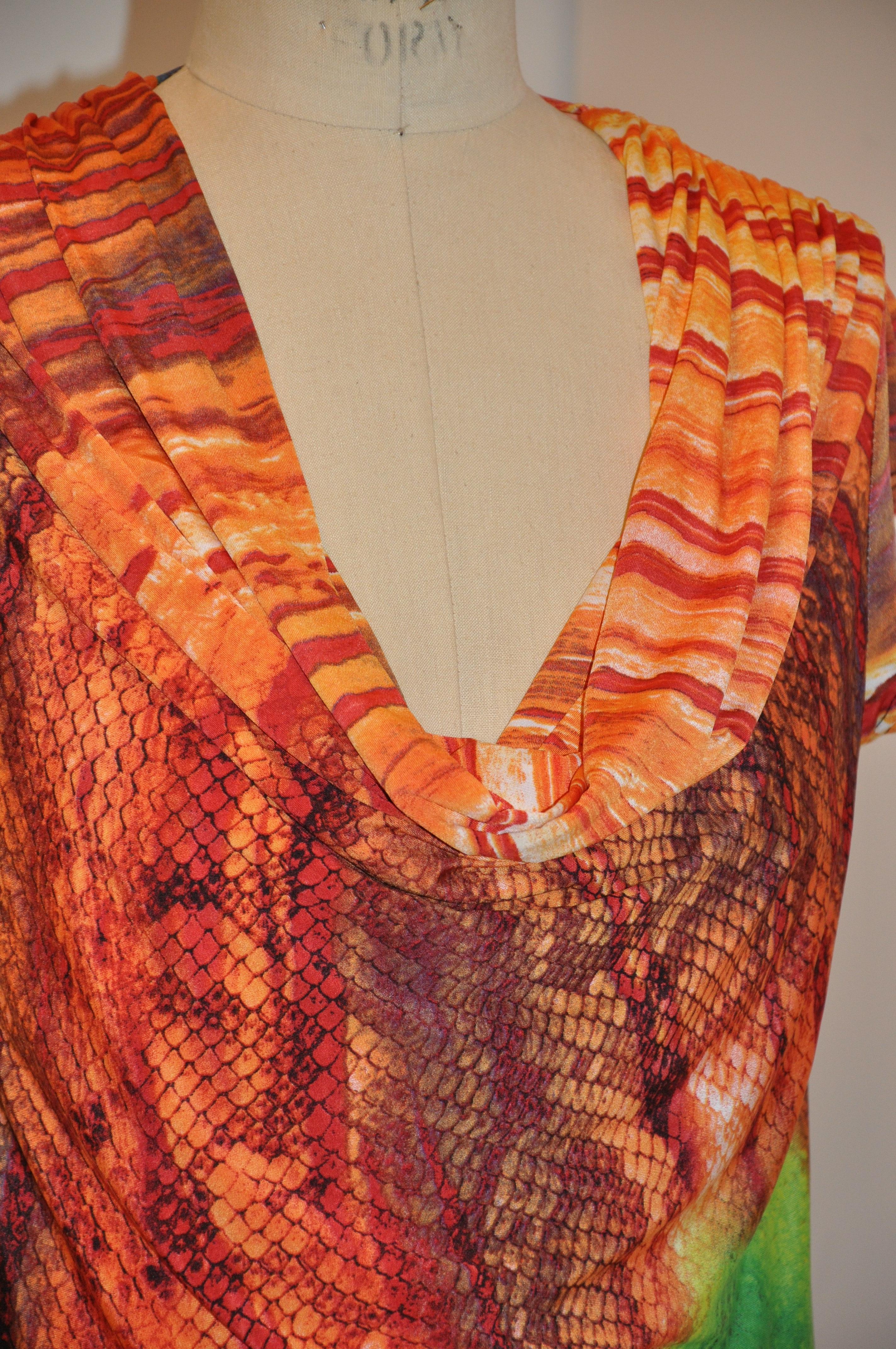 Bazar de Francia Vestido de punto de manga larga con cuello de cisne abstracto multicolor vivo en Bueno estado para la venta en New York, NY