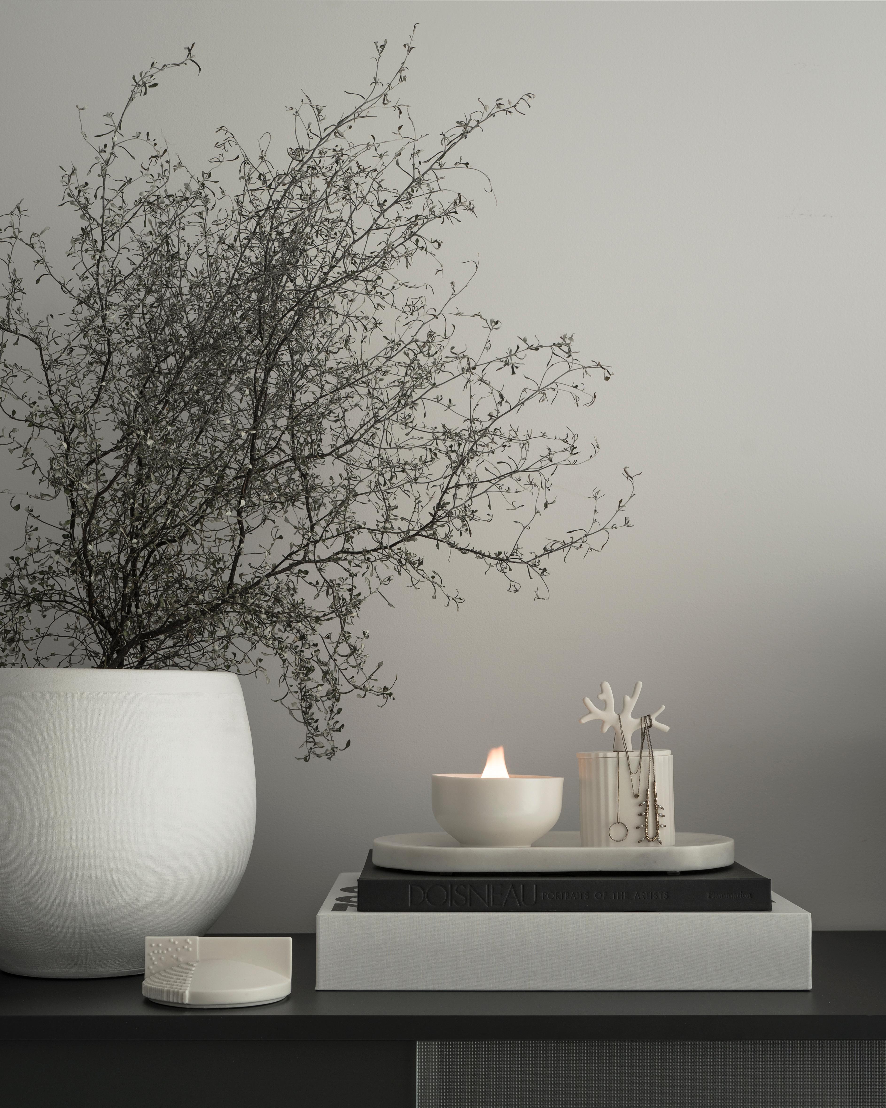 Porcelaine Bazalt, bougie scénique dans une boîte décorative en porcelaine de Parian, prix Design 2022 en vente