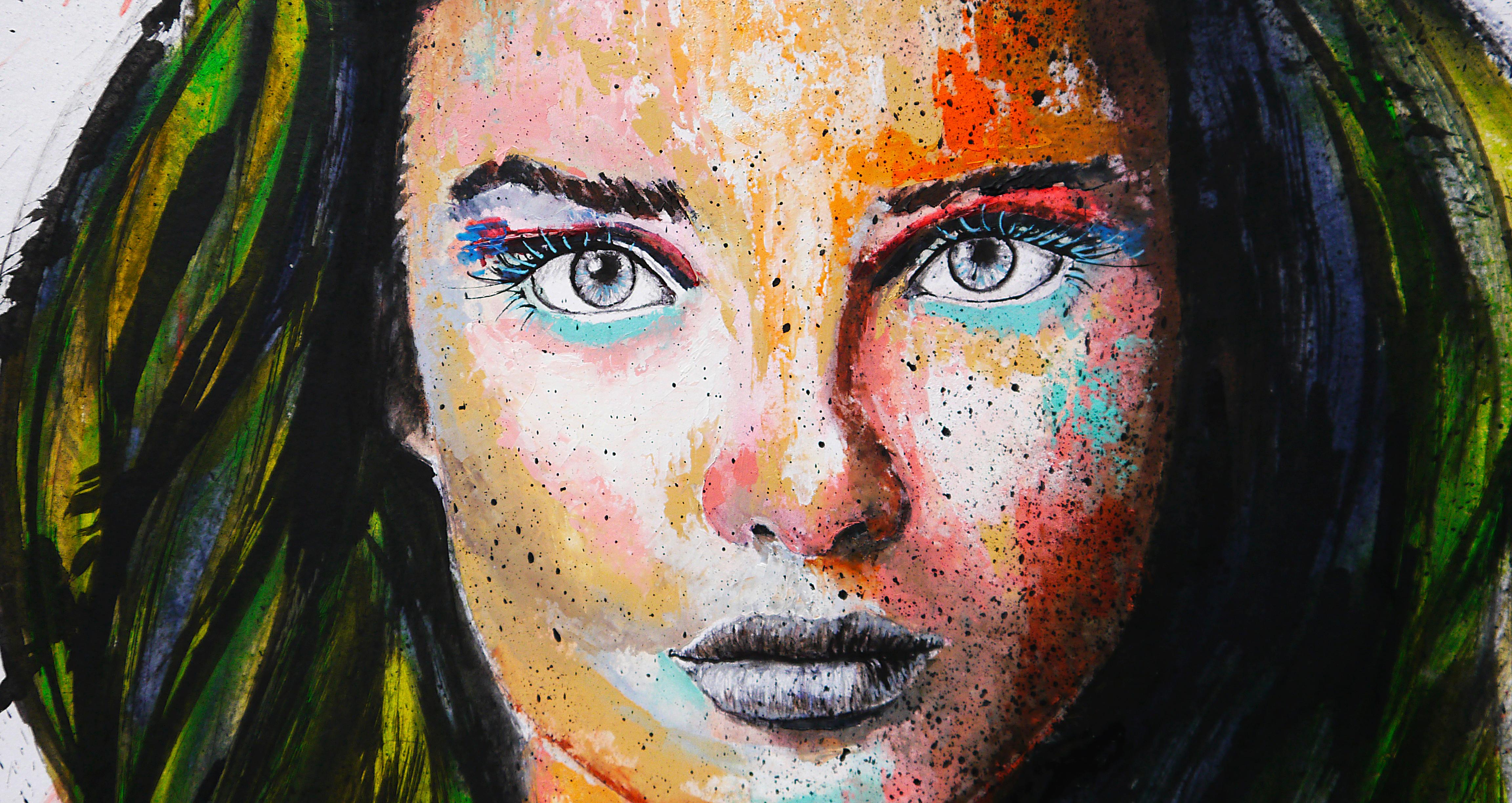 Hochformat PS 88

Dieses kühne, ausdrucksstarke und unwiderstehlich moderne Mixed-Media-Porträt fängt die Intensität einer jungen Frau durch auffällige Kontraste und lebendige, spritzige Farben ein. Der Künstler mischt Realismus mit energischen