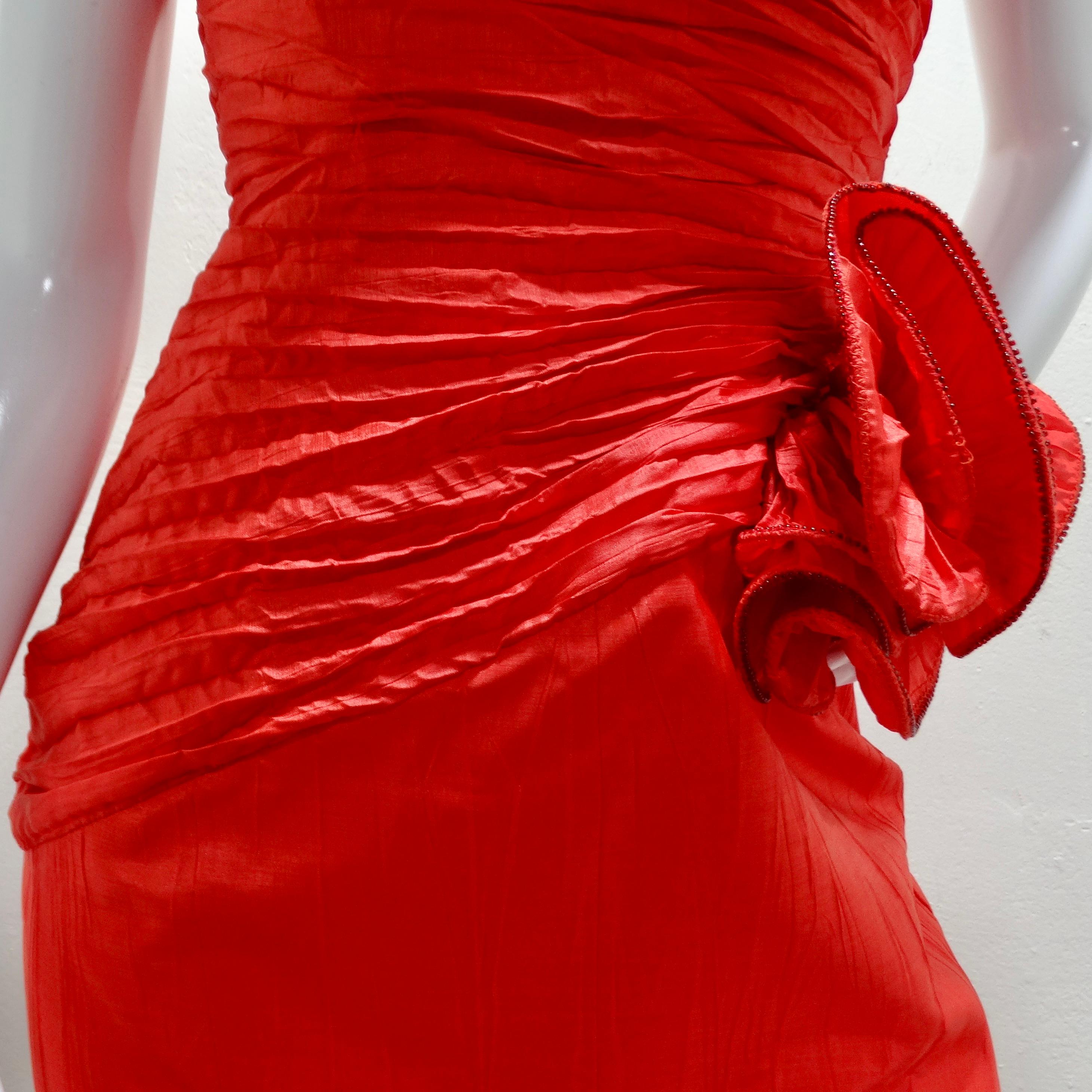 Robe rouge asymétrique à motifs roses des collections BB des années 1980 Unisexe en vente