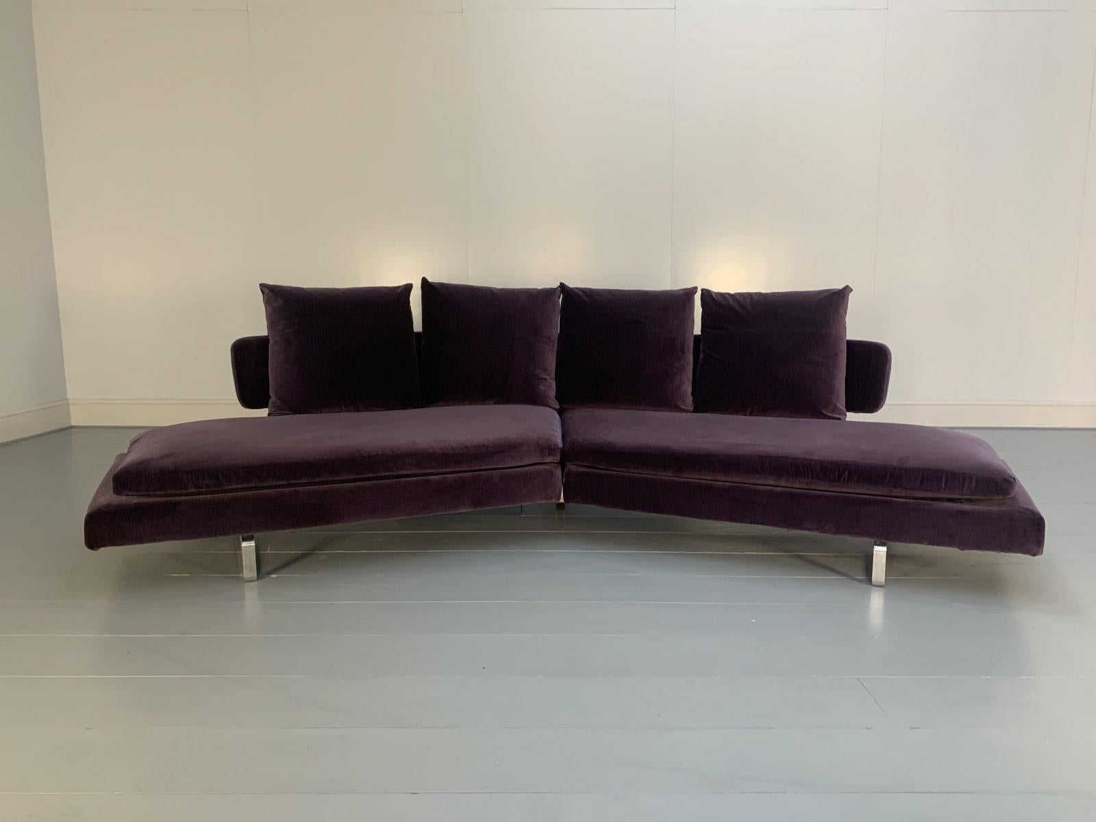 B&B Italia Arne A252C_1 4-sitziges geschwungenes Sofa aus lila Samt im Angebot 3