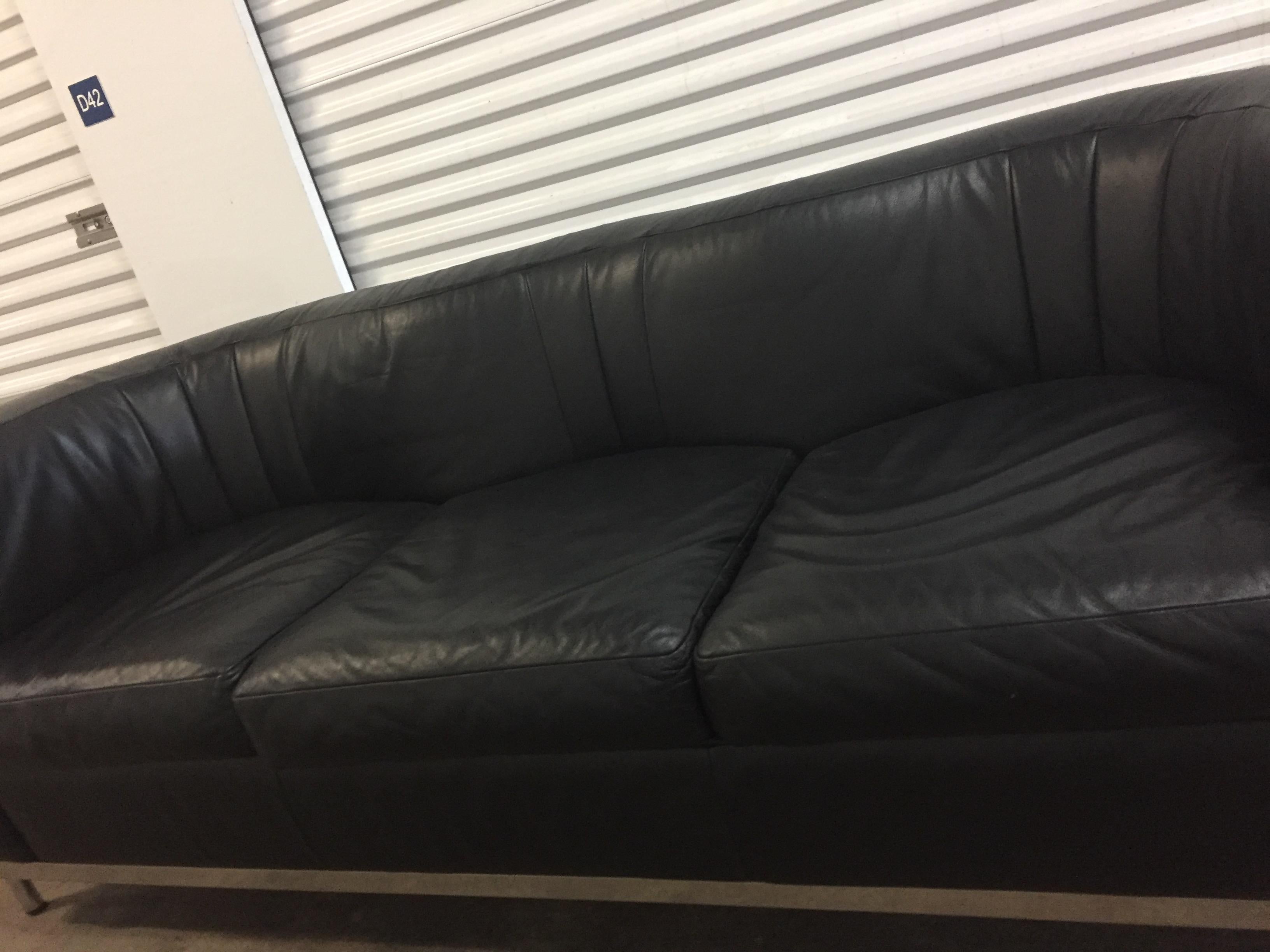 Italian Zonatta Black Leather and Chrome Sofa For Sale 1