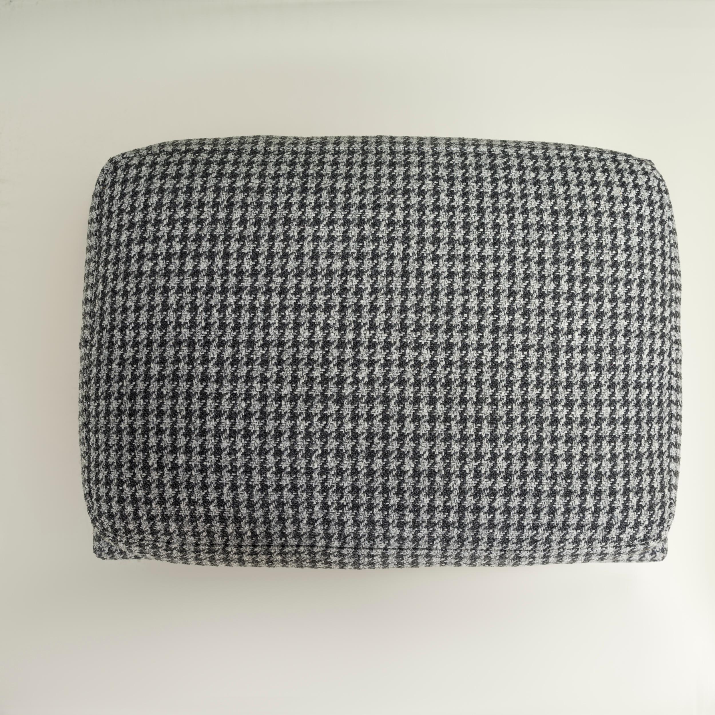 Contemporary  B&B Italia by Antonio Citterio Houndstooth Mirto Ottomans, Set of 2