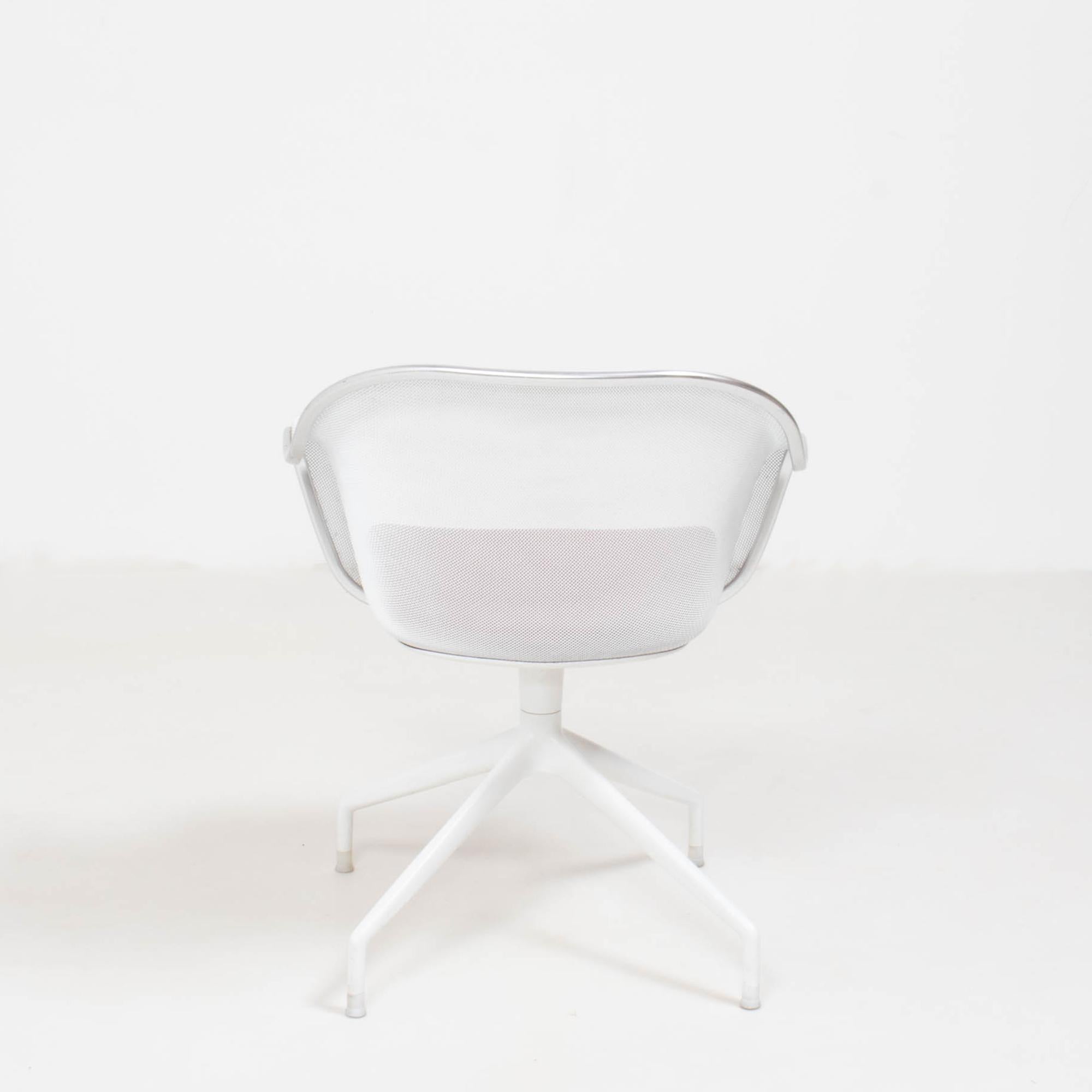 B&B Italia par Antonio Citterio - Chaises de salle à manger pivotantes en cuir blanc et rouge Luta en vente 3