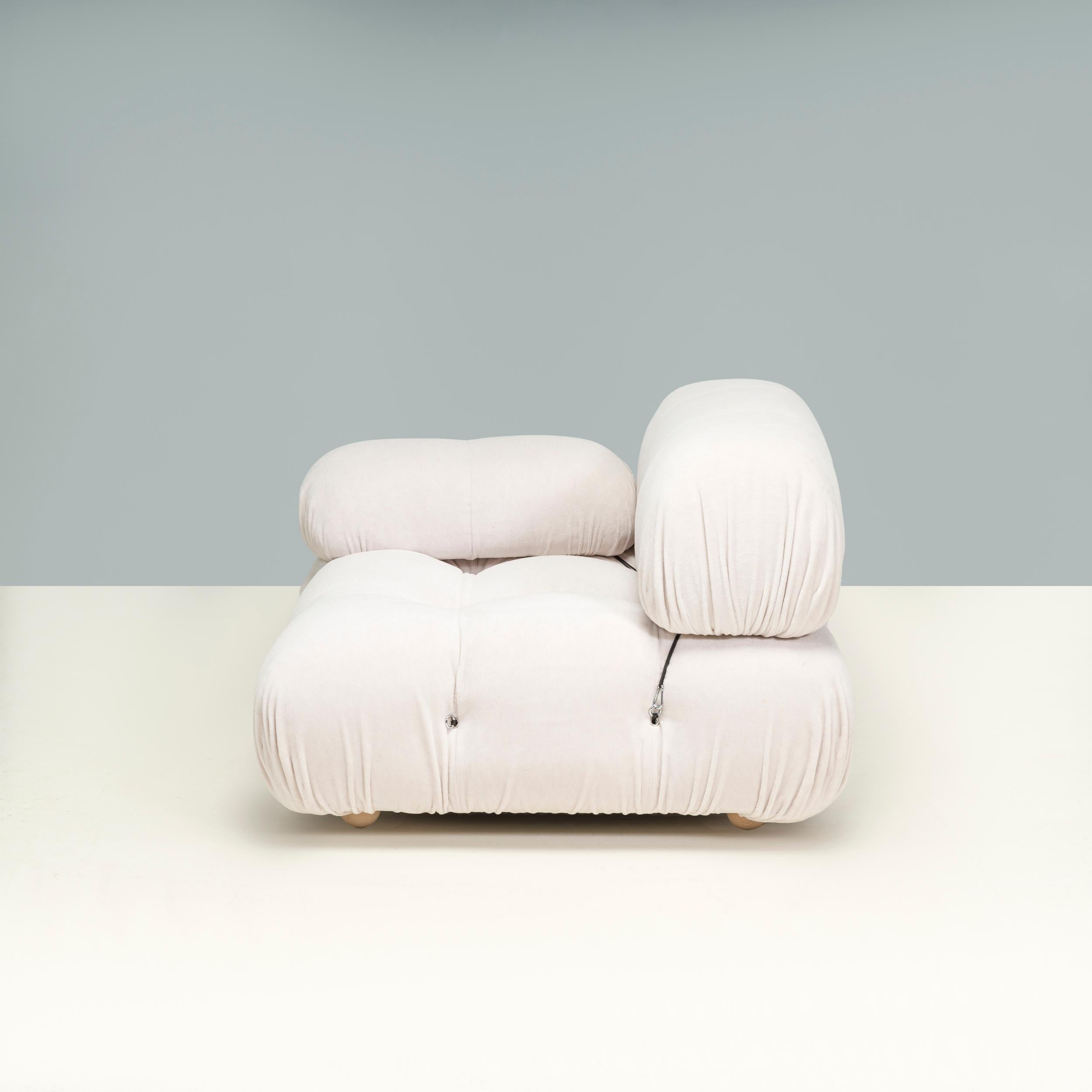 Originally designed by Mario Bellini in 1972 for the Museum of Modern Art exhibition ‘Italy: The New Domestic Landscape’, the Camaleonda was manufactured by B&B Italia for 5 years until 1979. 

Since then the Camaleonda sofa has become a design icon
