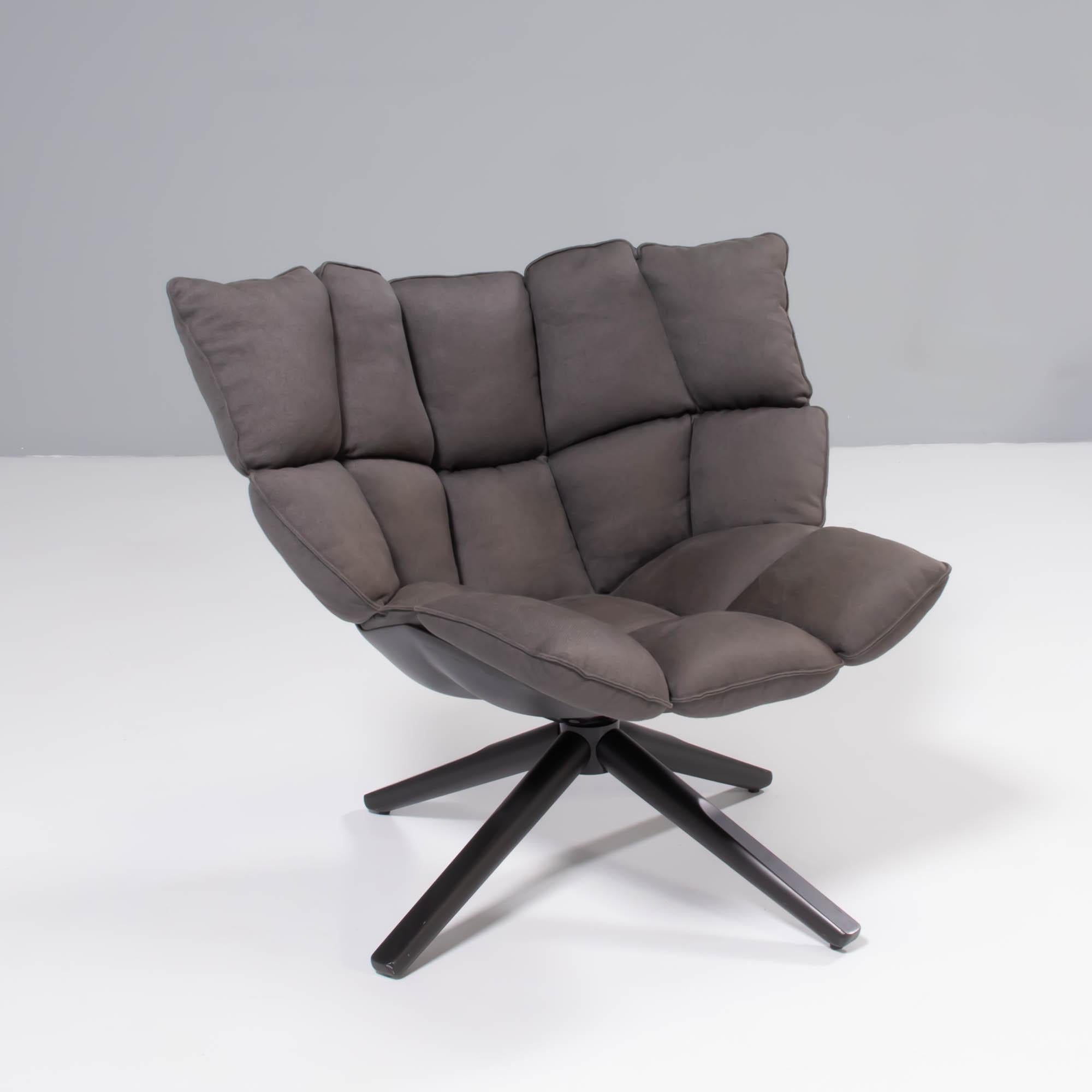 Designed by Patricia Urquiloa for B&B Italia in 2011, the Husk chair is an iconic modern design.

Combining a hard shell with soft quilted cushioning, the Husk chair is the perfect balance between comfort and eco-sustainability. 

The black outer