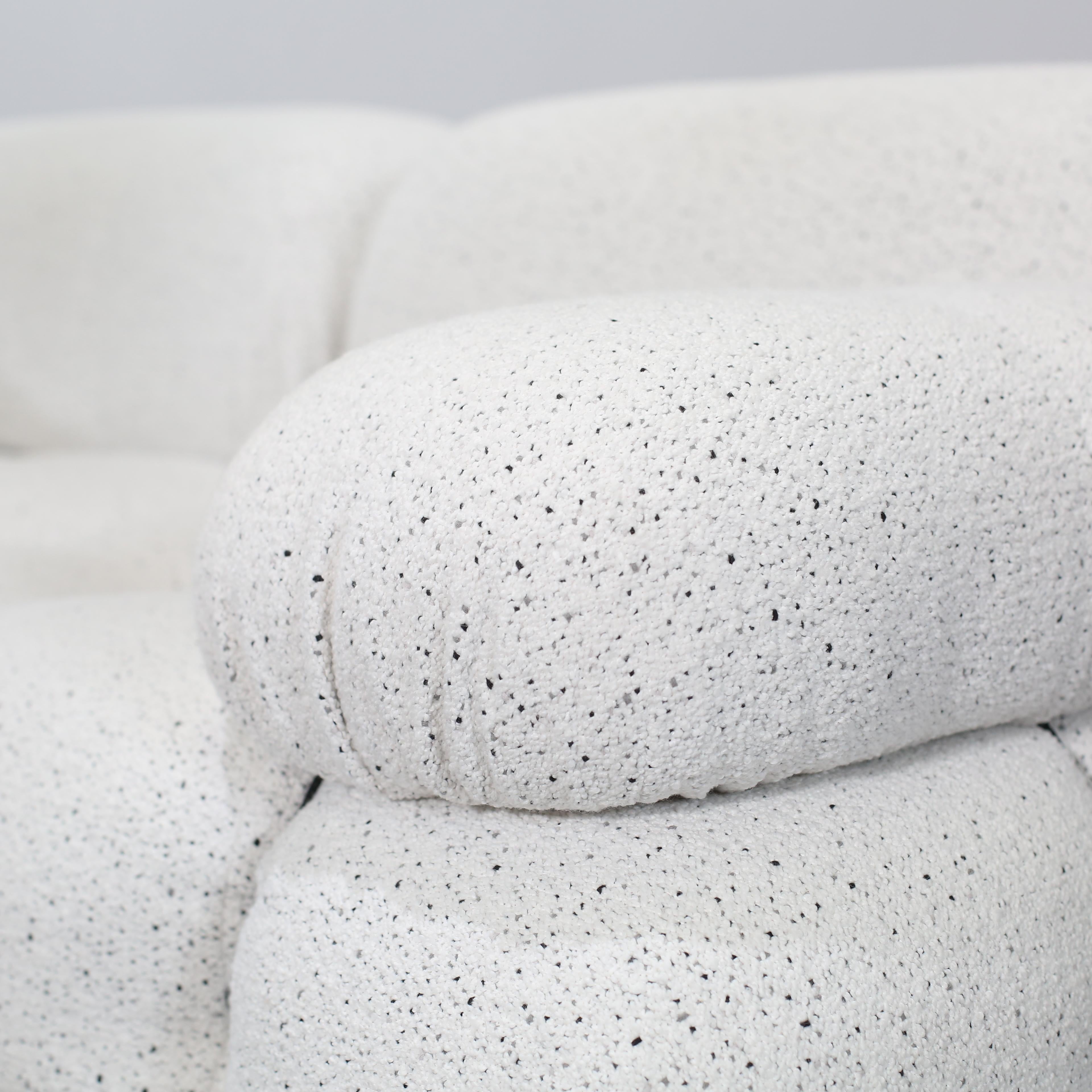 B&B Italia Camaleonda Modular Sofas and Matching Ottomans In Good Condition For Sale In Basildon, London