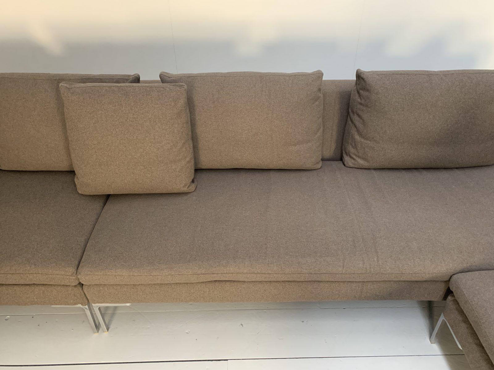 B&B Italia “Charles” L-Shape Sectional Sofa in Beige “Serra” Cashmere For Sale 4