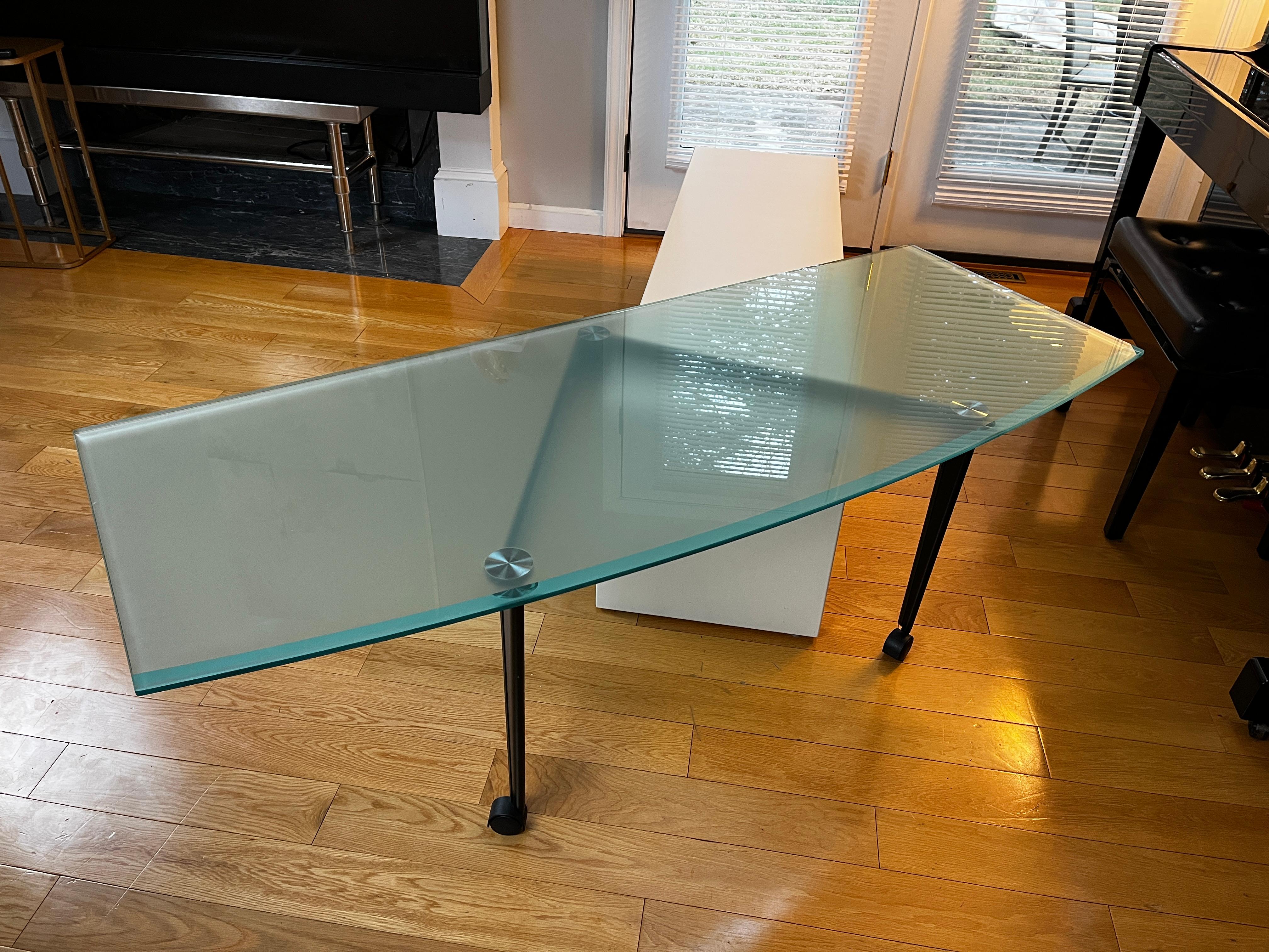 Contemporary B&B Italia Coffee Table, 360 Degree Rotating Blue Glass Top / White Lacquer Base For Sale