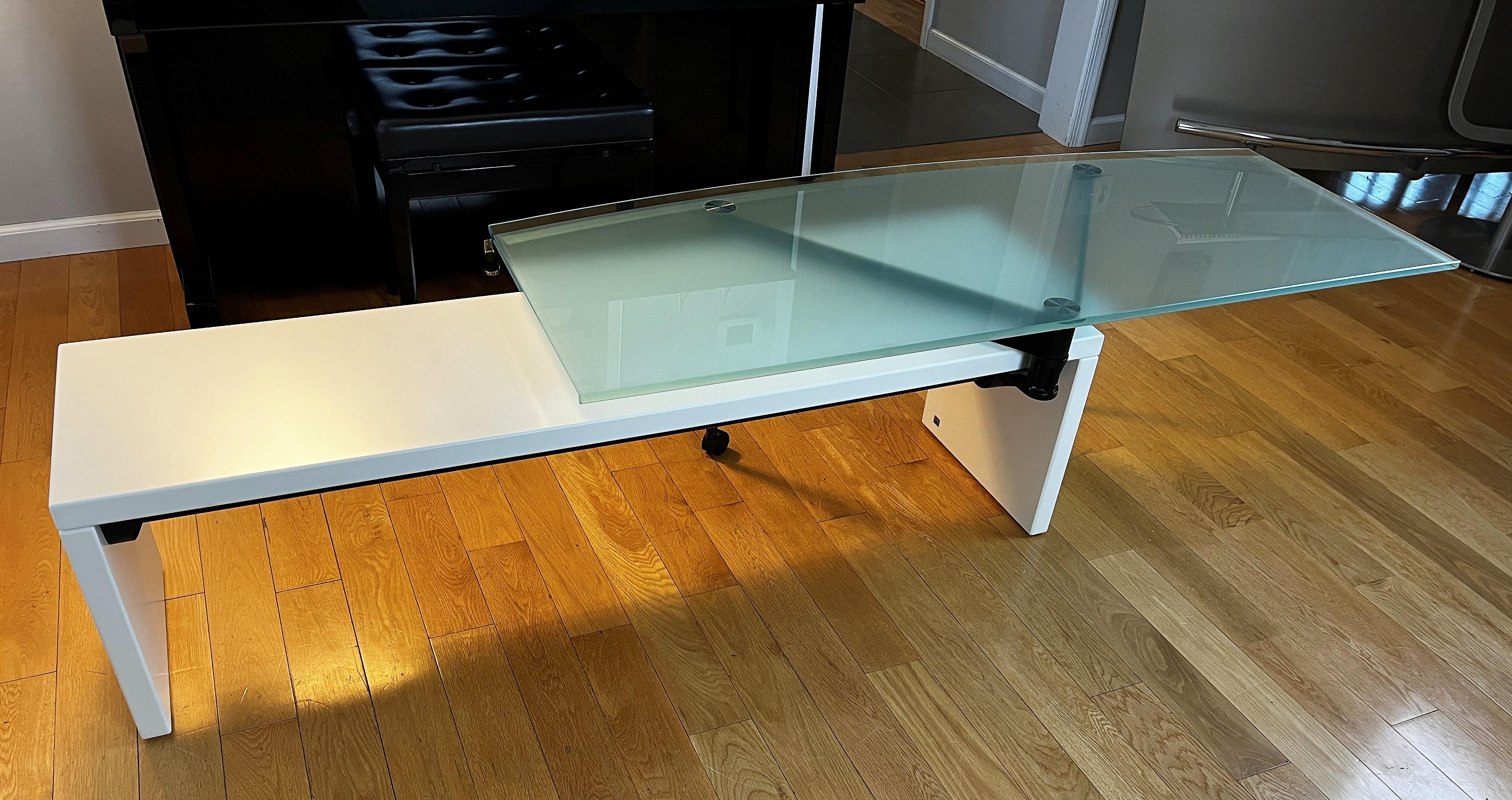 B&B Italia Coffee Table, 360 Degree Rotating Blue Glass Top / White Lacquer Base For Sale 2