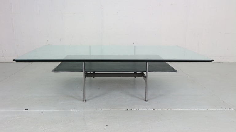 Mid-Century Modern B&B Italia 'Diesis' Two-Tier Glass and Leather Coffee Table by Antonio Citterio For Sale