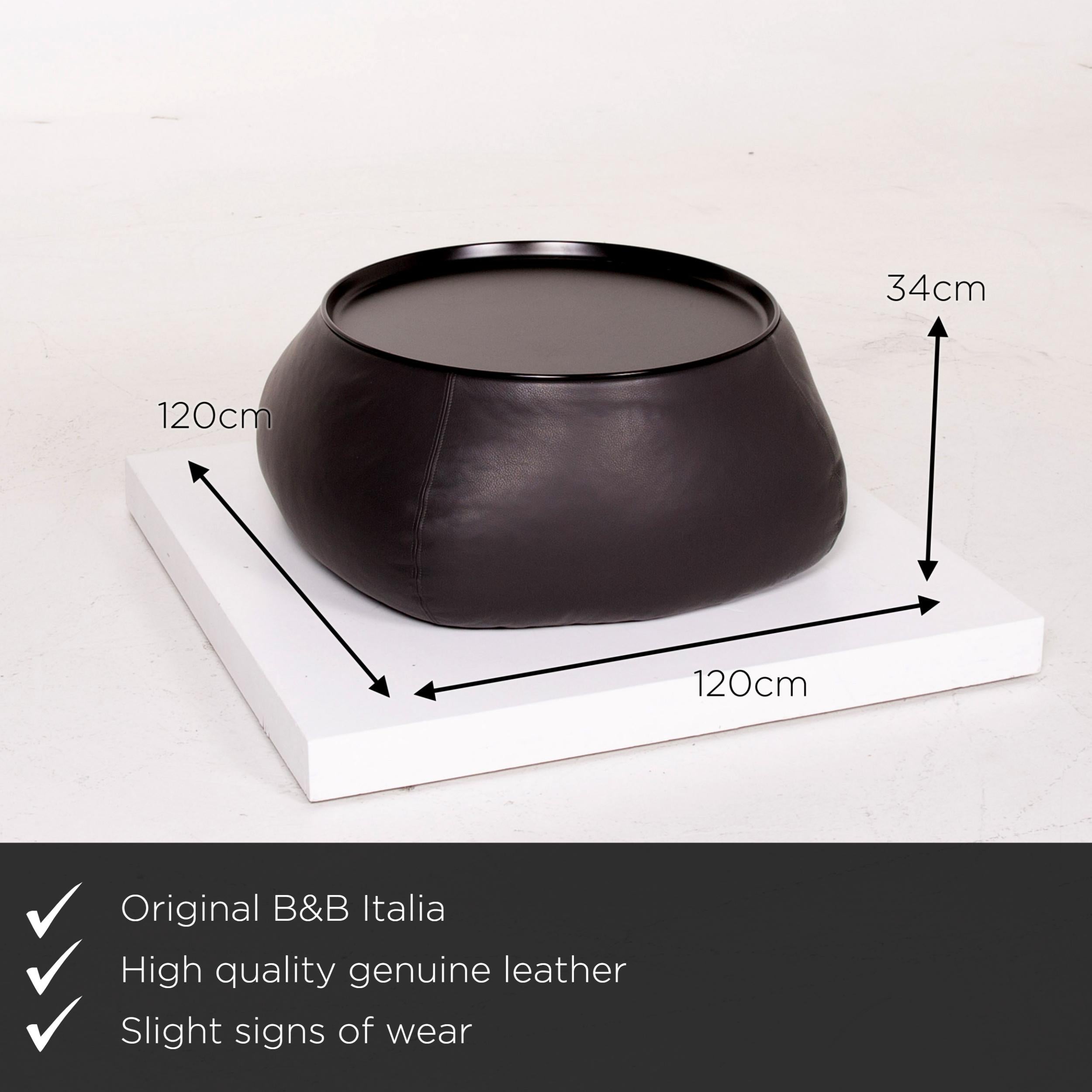 We present to you a B&B Italia fat-fat leather coffee table black storage space.

 

 Product measurements in centimeters:
 

Depth 120
Width 120
Height 34.




       