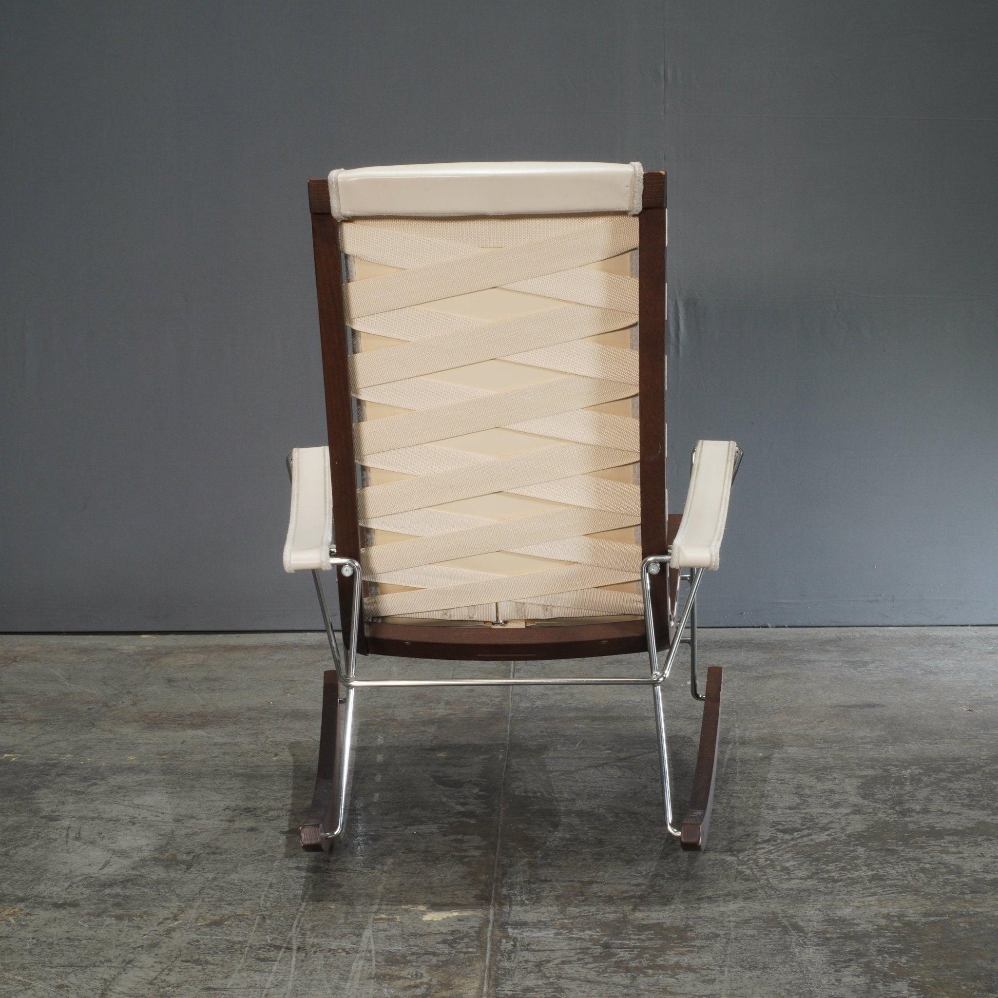 B&B Italia J.J. Rocking Chair by Antonio Citterio In Good Condition For Sale In Basildon, London
