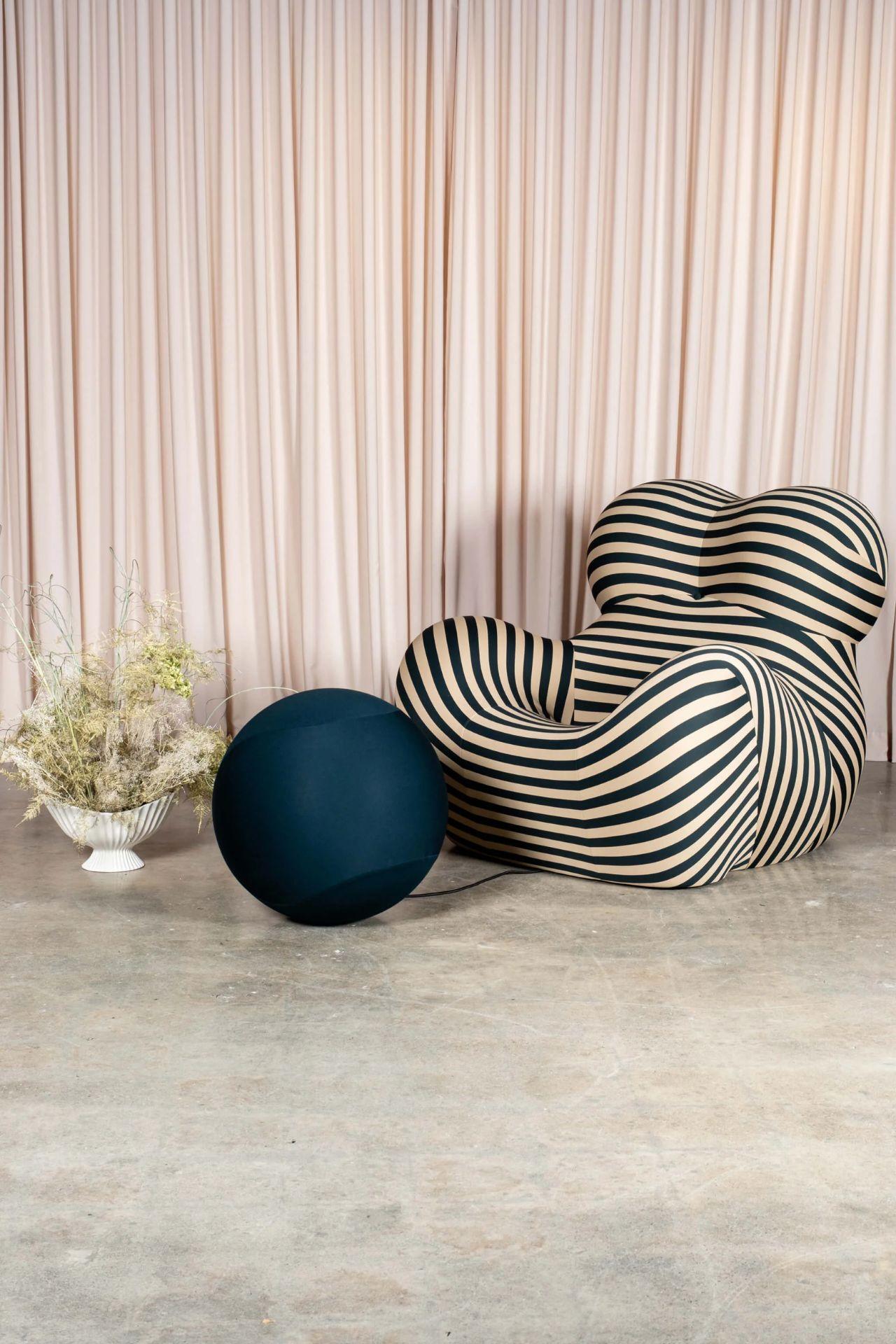 Since its first appearance, the Up Series, designed in 1969 by Gaetano Pesce, has been one of the most talked about examples of modern furniture design. The exceptional visual impact of six models of ball-like seats in various sizes, entirely made