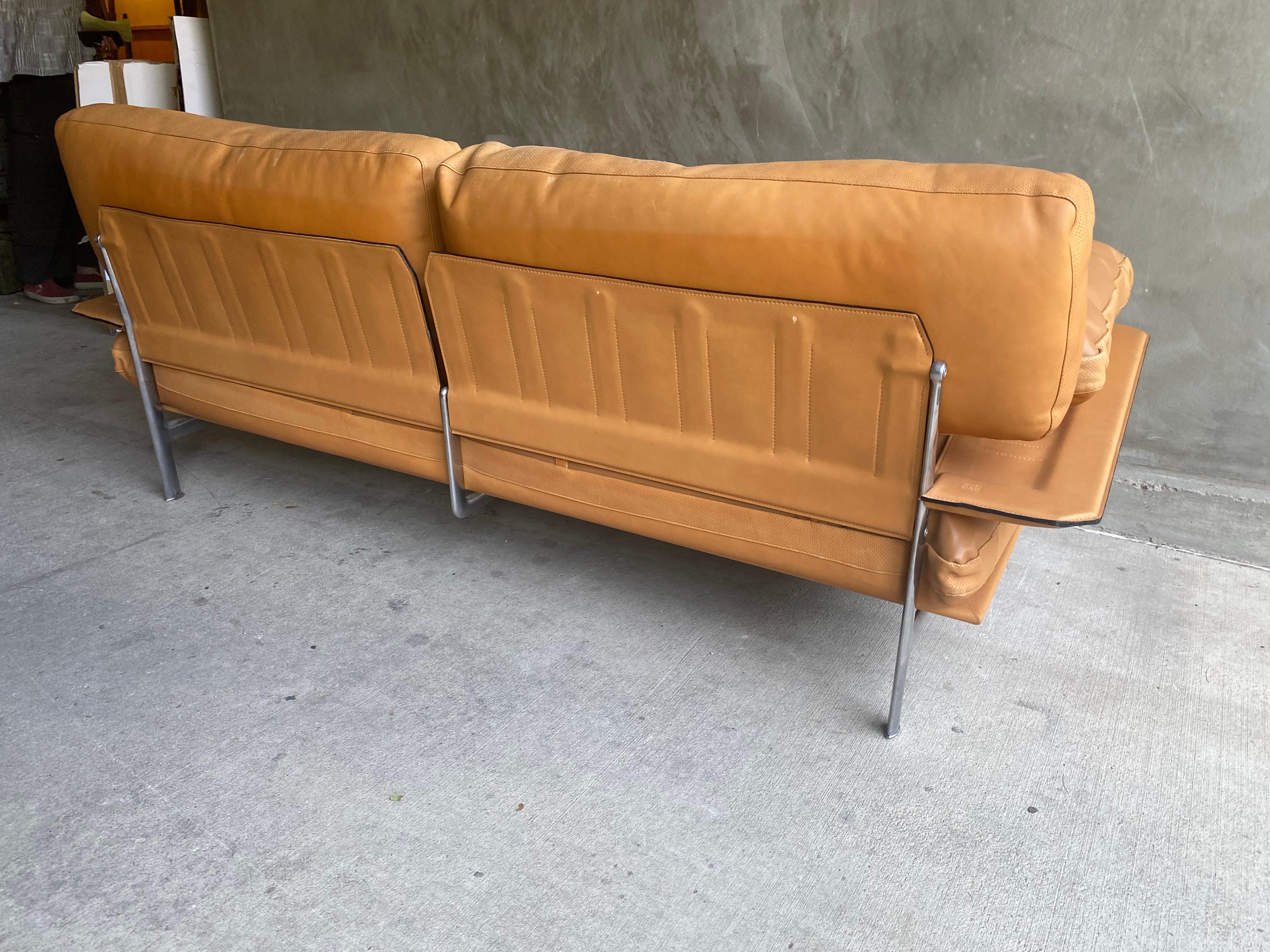 B&B Italia, Diesis-Sofa aus Leder, Italien, Italien (Aluminium) im Angebot