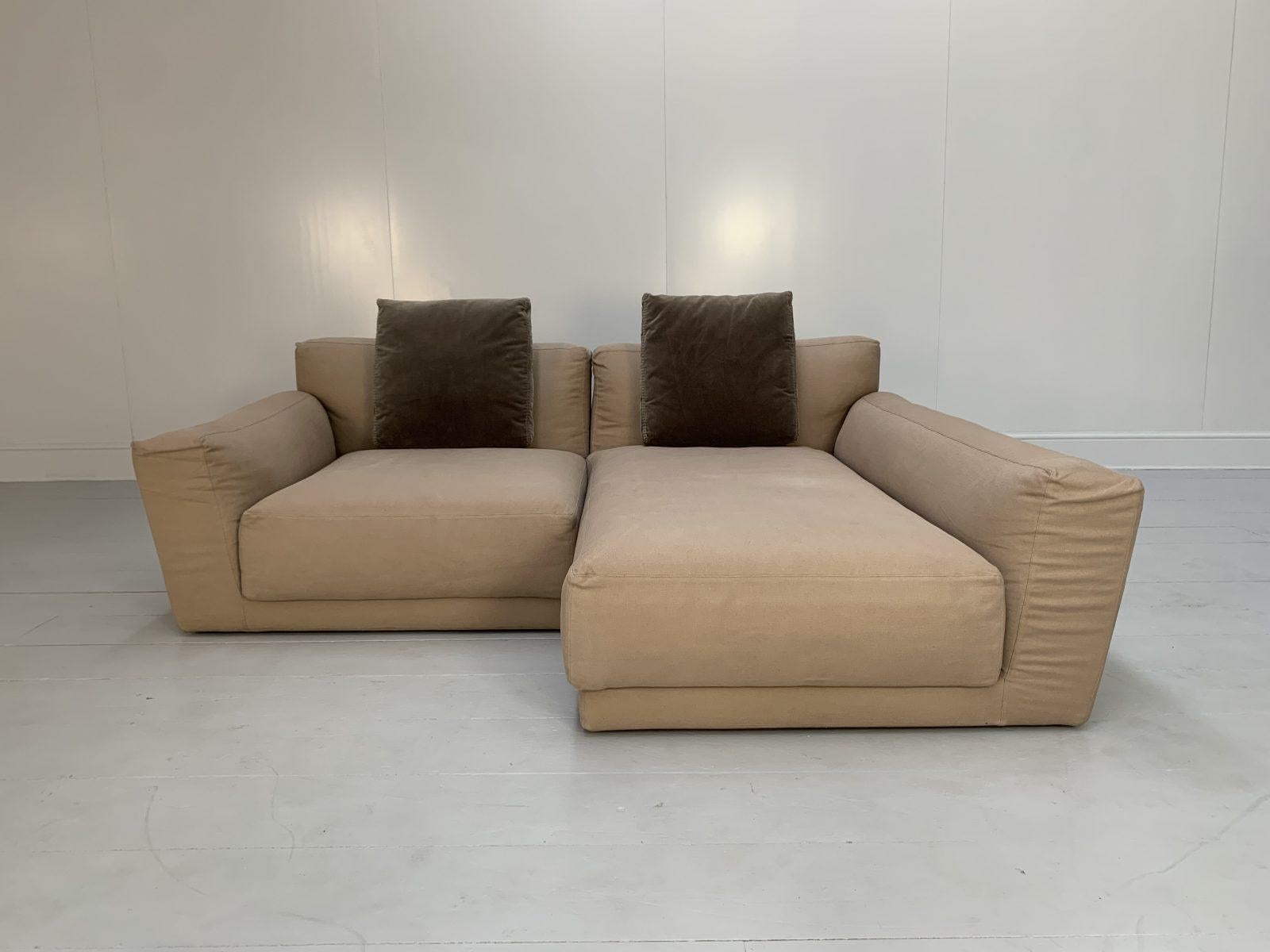Hello Friends, and welcome to another unmissable offering from Lord Browns Furniture, the UK’s premier resource for fine Sofas and Chairs.

On offer on this occasion is an iconic “Luis” 4-Seat Sectional Sofa from the world renown Italian furniture