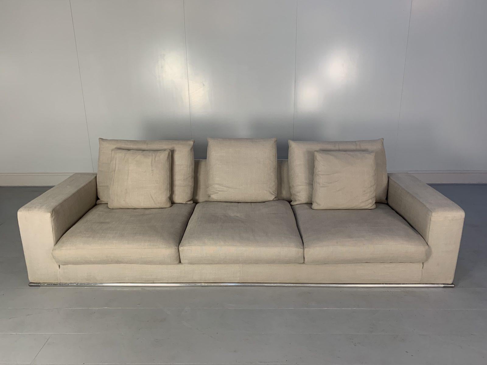 B&B Italia “Marcel” 3-Seat Sofa, in Linen  In Good Condition For Sale In Barrowford, GB
