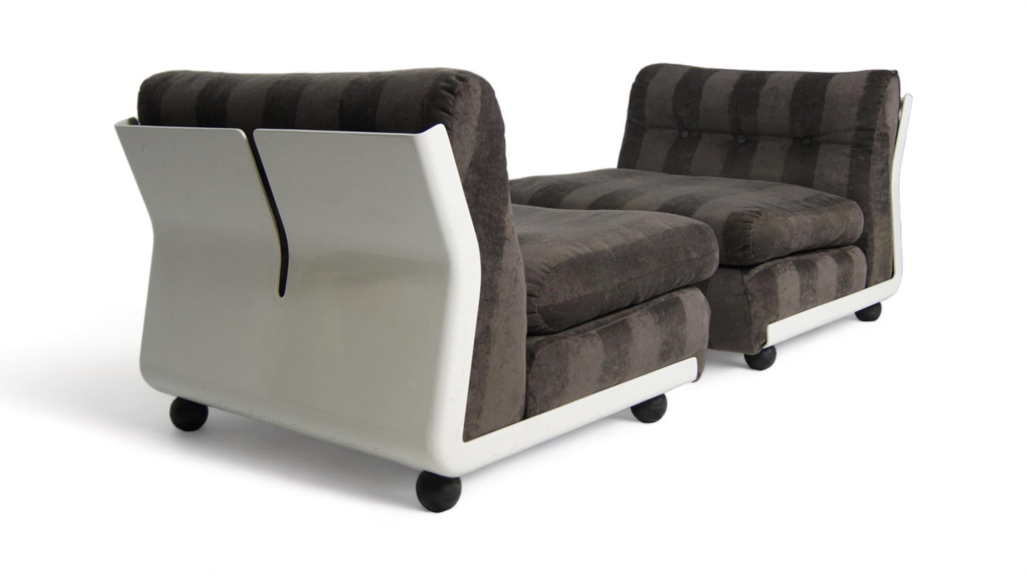 Fabric B&B Italia Mario Bellini Amanta Italian design modular sofa in dark fabric For Sale