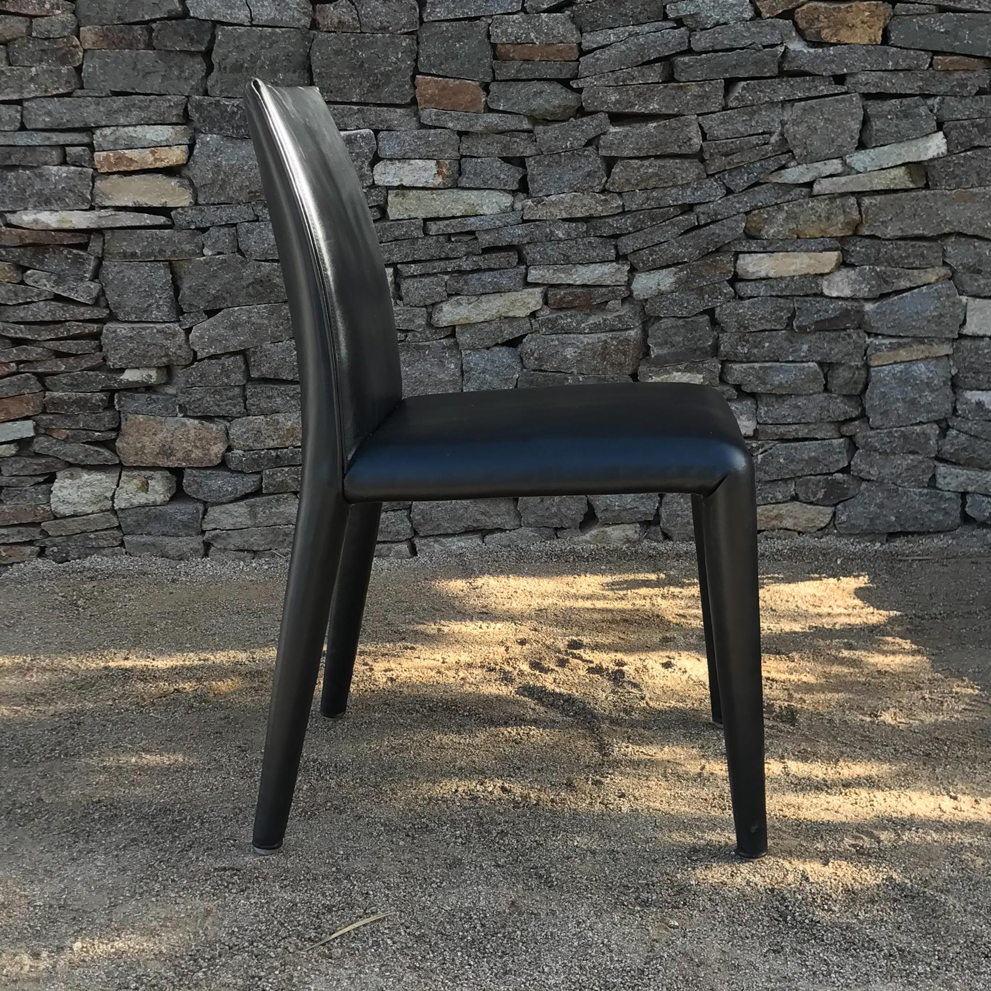 B&B Italia Mario Bellini Thick Black Leather Modern Vol Au Vent Dining Chairs, 4 In Good Condition In Chula Vista, CA