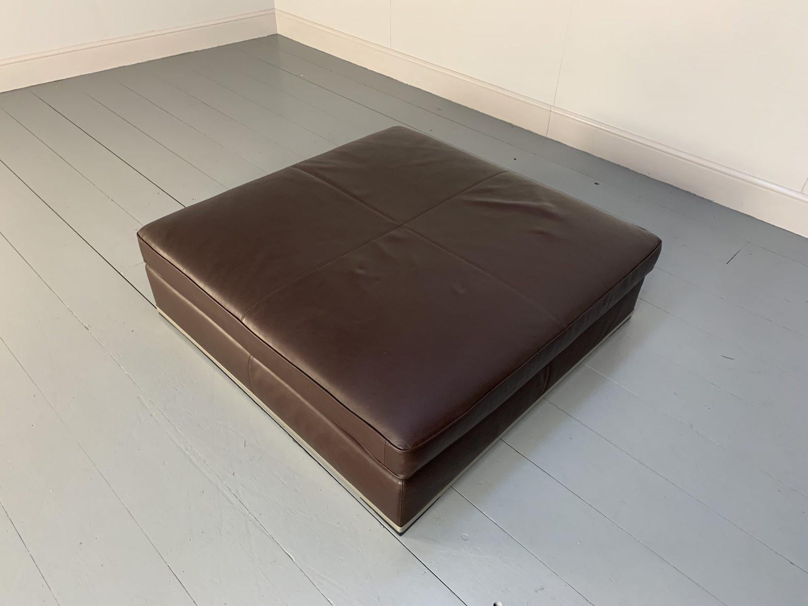 Hello Friends, and welcome to another unmissable offering from Lord Browns Furniture, the UK’s premier resource for fine Sofas and Chairs.

On offer on this occasion is a sublime, immaculately-presented Large “Maxalto Apta” Footstool in Dark-Brown