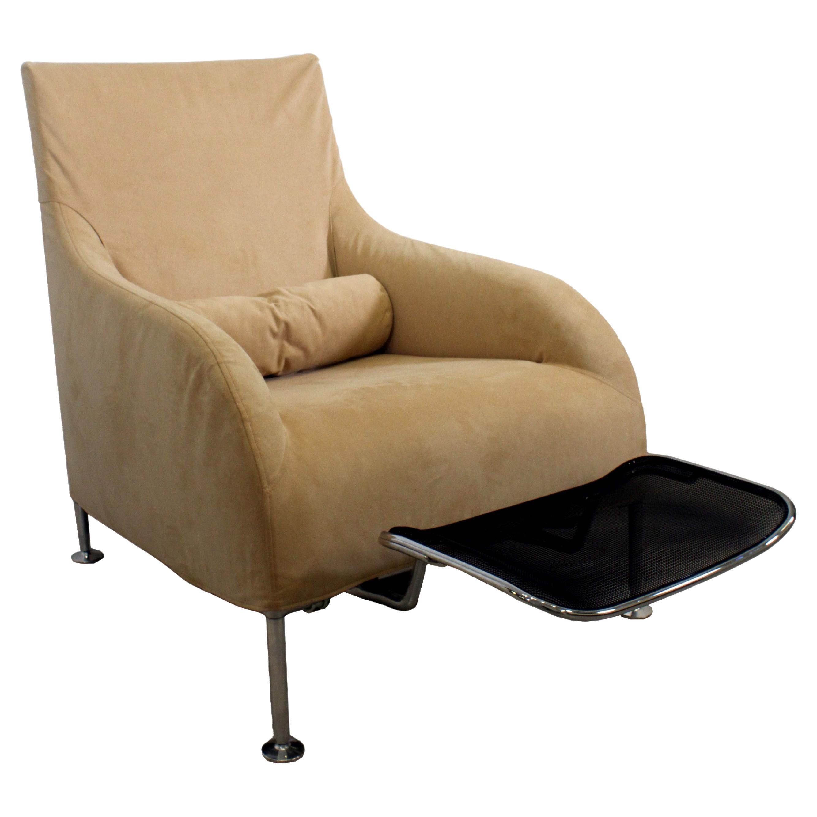 B&B Italia Maxalto Florence by Antonio Citterio Lounge Chair with Mesh Foot Rest For Sale