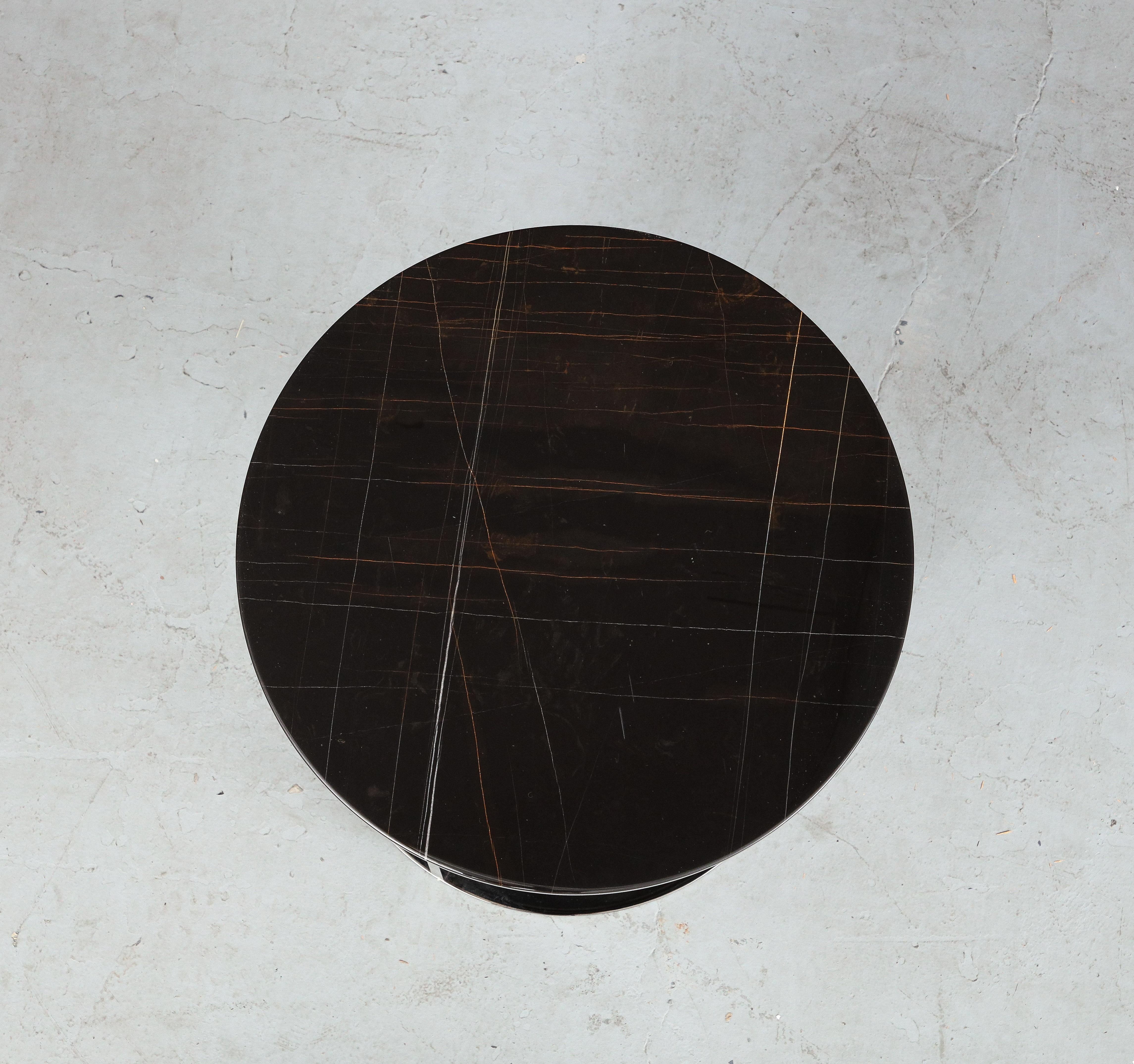 Marbre Petite table d'appoint Mera en marbre noir et acier chromé de B&B Italia  en vente
