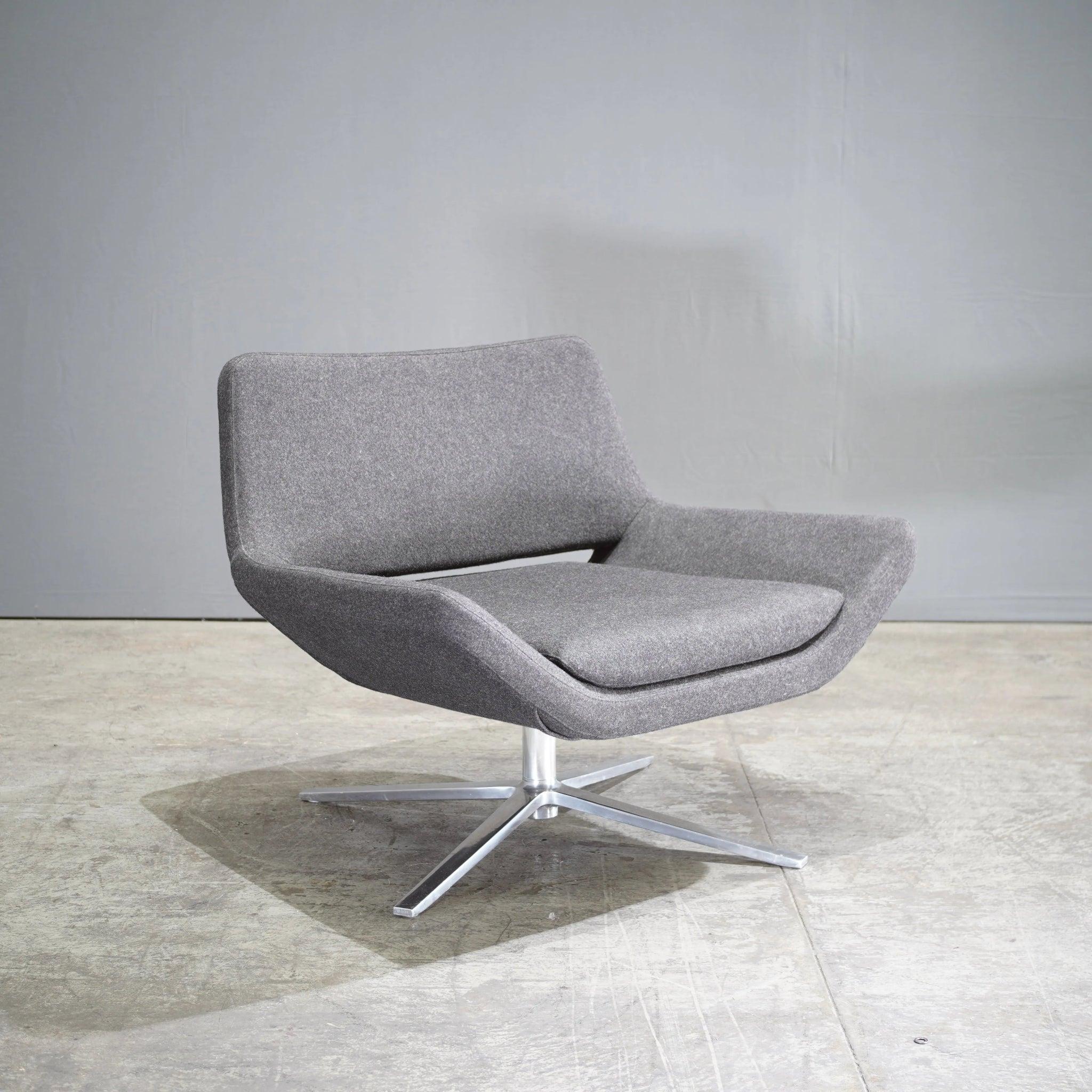 B&B Italia Sillón Metropolitan de Jeffrey Bernett con tapicería de tela gris Moderno en venta
