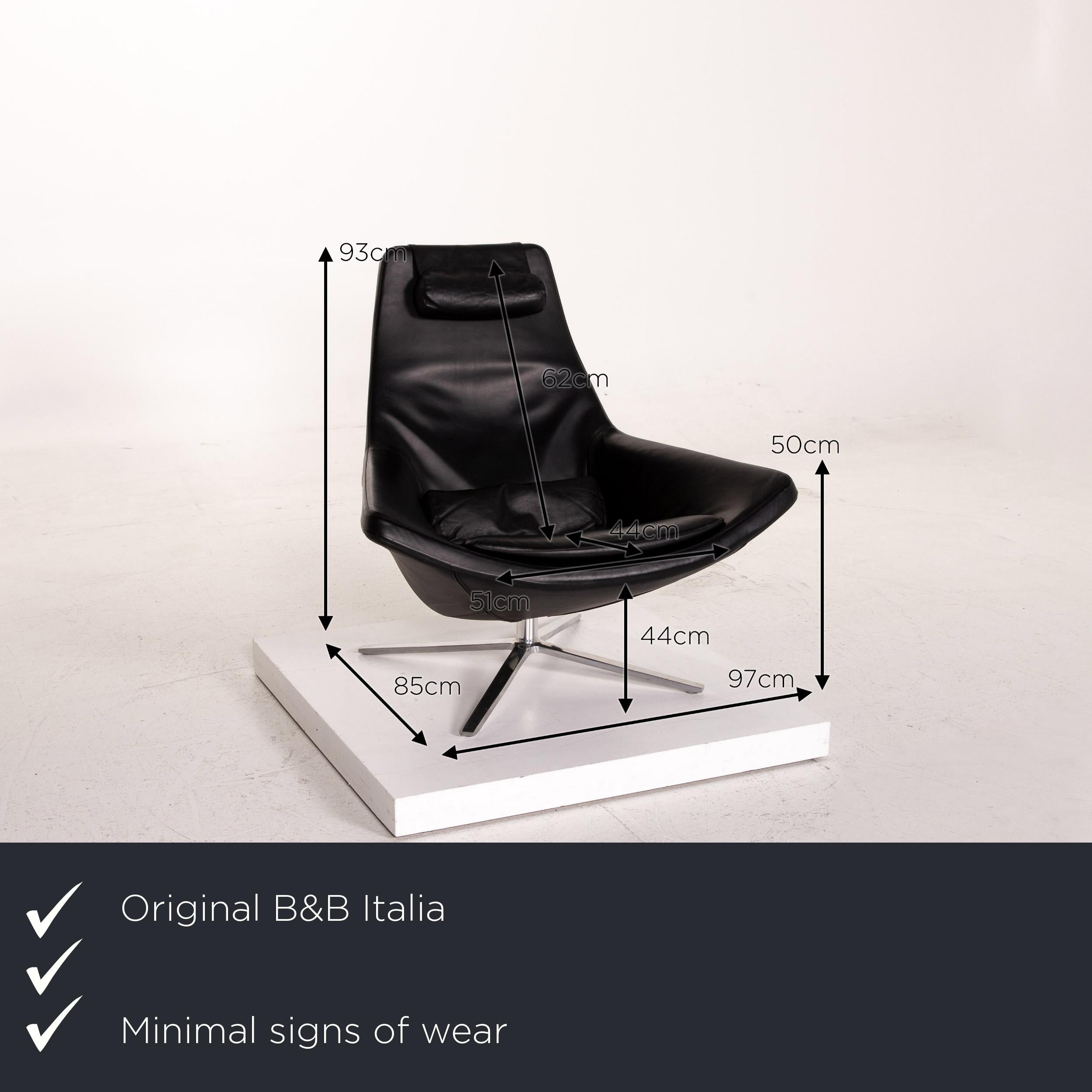 We present to you a B&B Italia Metropolitan leather armchair black incl. Stool.
  
 

 Product measurements in centimeters:
 

 depth: 85
 width: 97
 height: 93
 seat height: 44
 rest height: 50
 seat depth: 44
 seat width: 51
 back