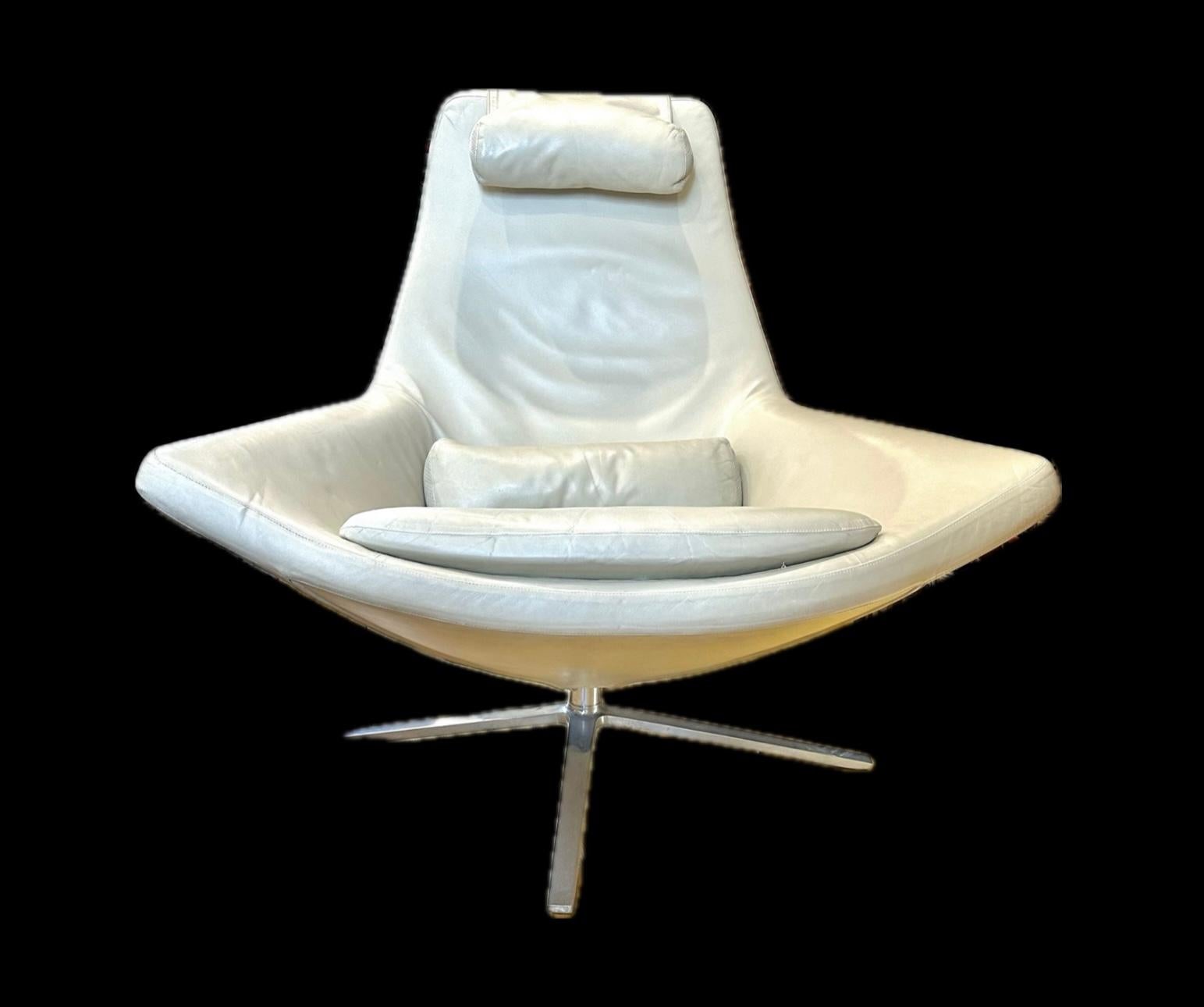 B&B Italia Metropolitan Leather Swivel Chair and Ottoman. For Sale 3