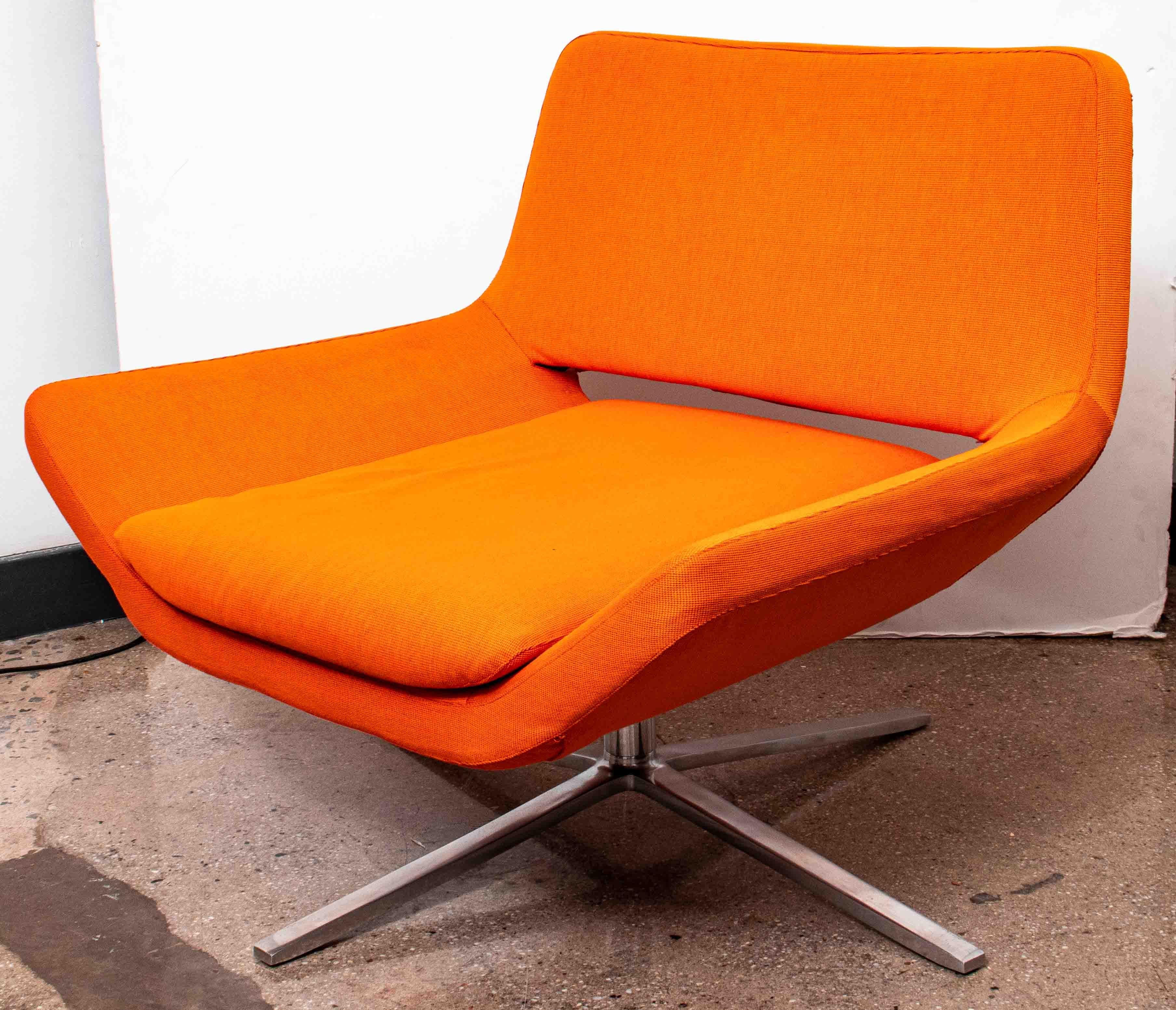 Fabric B&B Italia Modern 'Metropolitan' Arm Chair