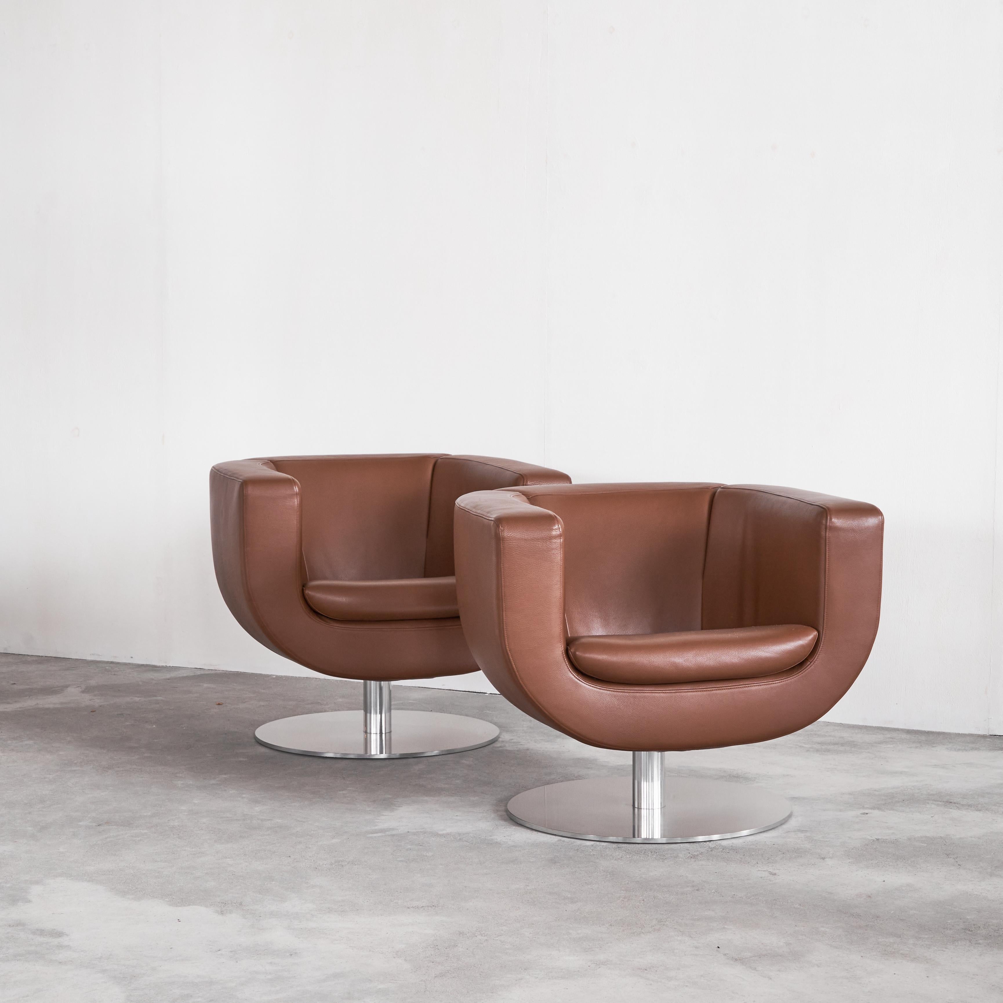 B&B Italia Pair of 'Tulip' Swivel Club Chairs in Brown Leather, Italy, 2010.

This is a high quality pair of recent B&B Italia ‘Tulip’ swivel chairs designed by Jeffrey Bernett. Upholstered in a very high quality deep brown leather, these are very