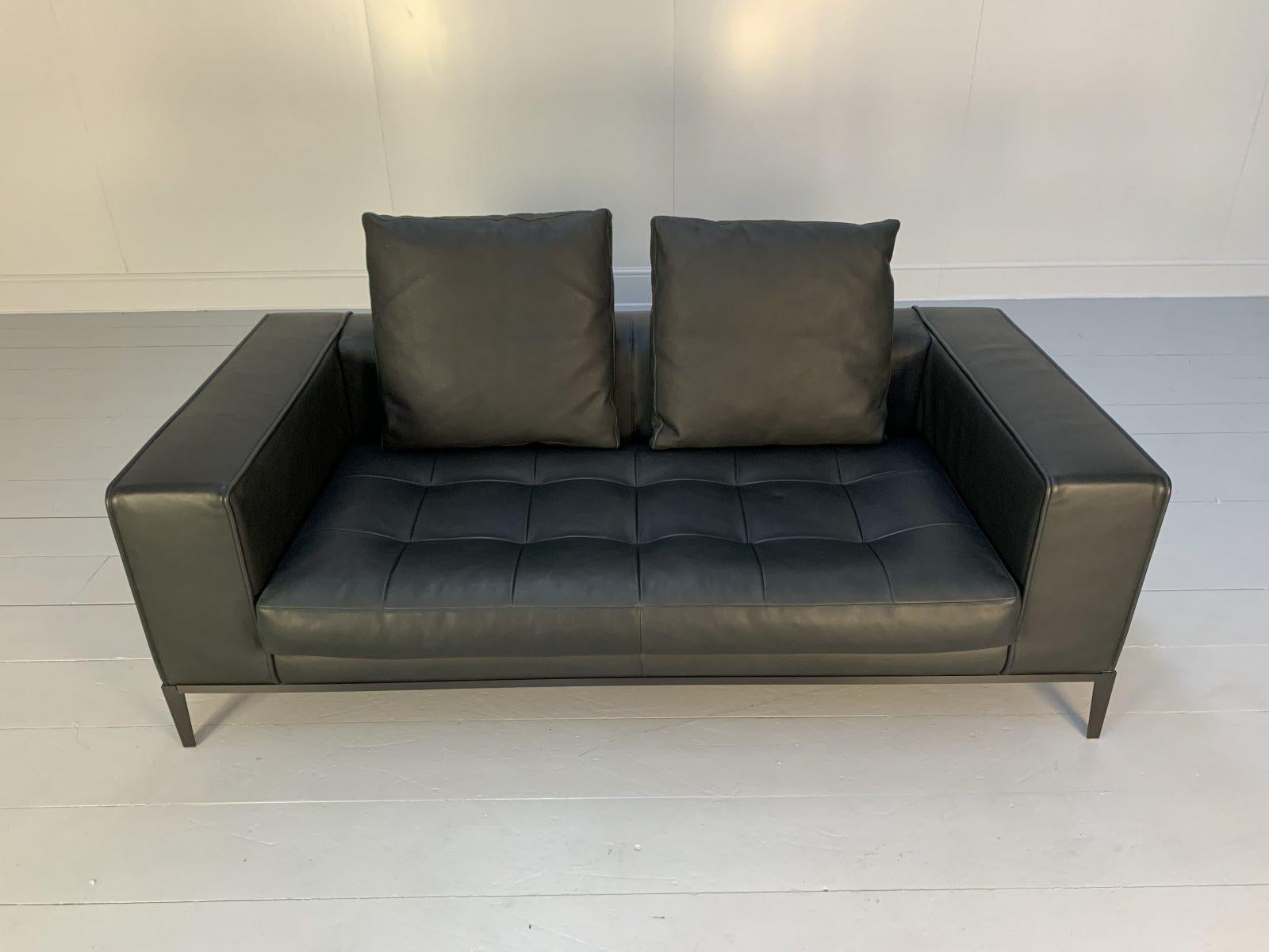 B&B Italia “Simplex ” 2.5-Seat Sofa – In Charcoal “Gamma” Leather In Good Condition For Sale In Barrowford, GB