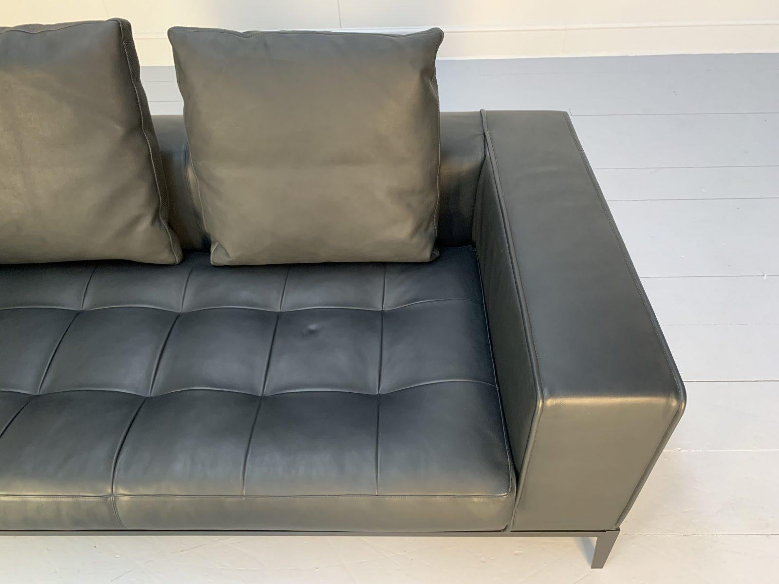 B&B Italia “Simplex ” 2.5-Seat Sofa – In Charcoal “Gamma” Leather For Sale 3