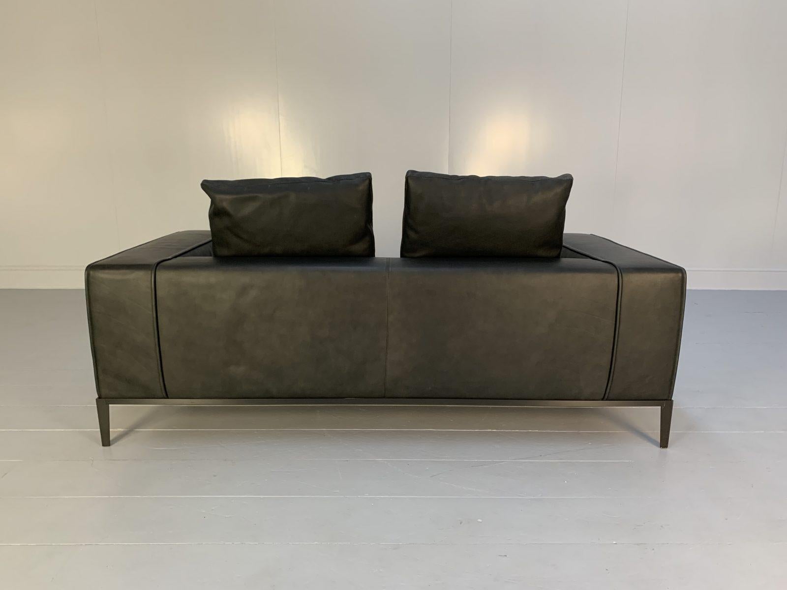 B&B Italia “Simplex ” 2.5-Seat Sofa – In Charcoal “Gamma” Leather For Sale 5