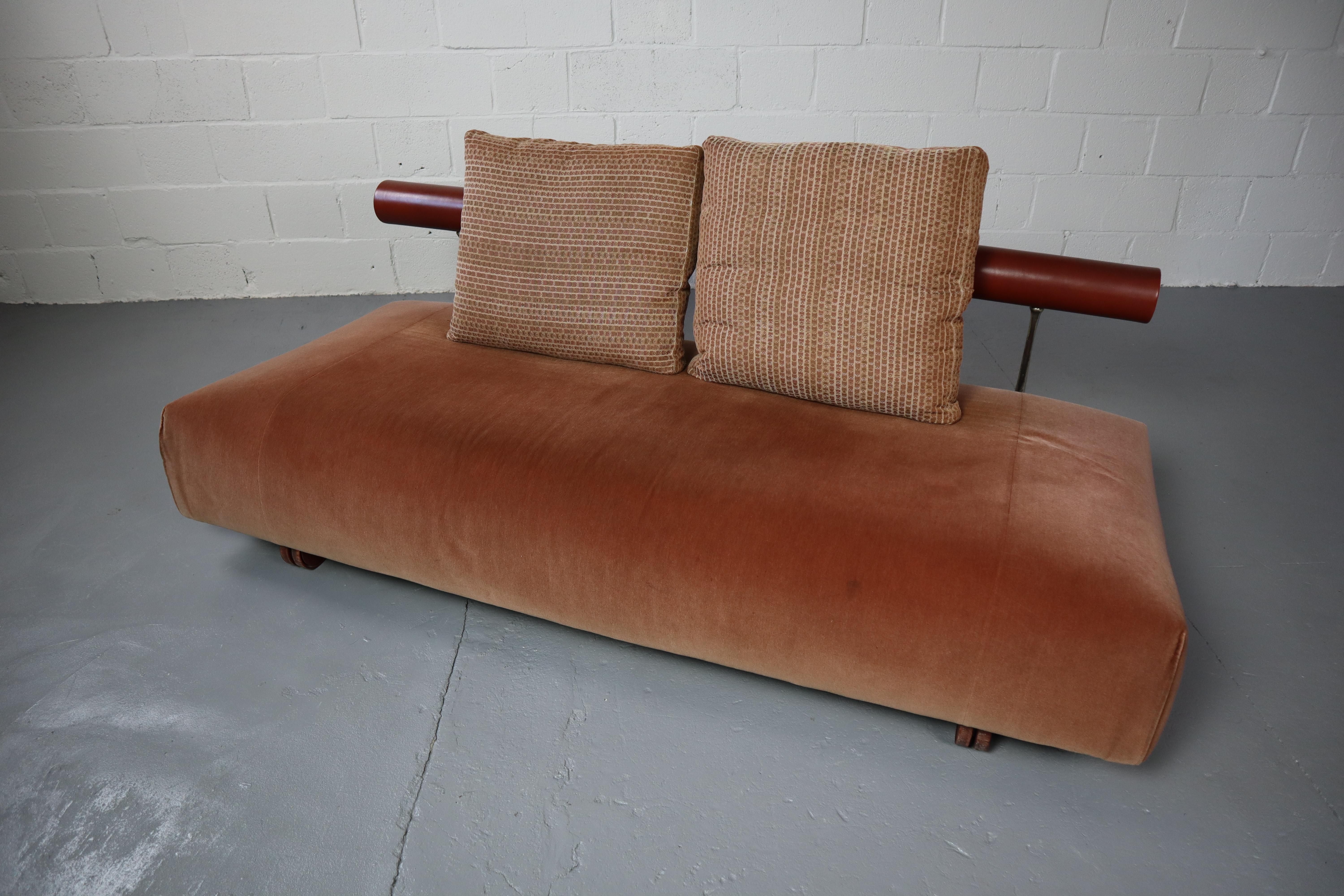 This is a very rare sofa, model Baisity, created in 1986 by Antonio Citterio who won the Compasso d’oro a year later with this design. Comfortable seat. The sofa has two wheels upfront so it can easily moved to another position in your home.